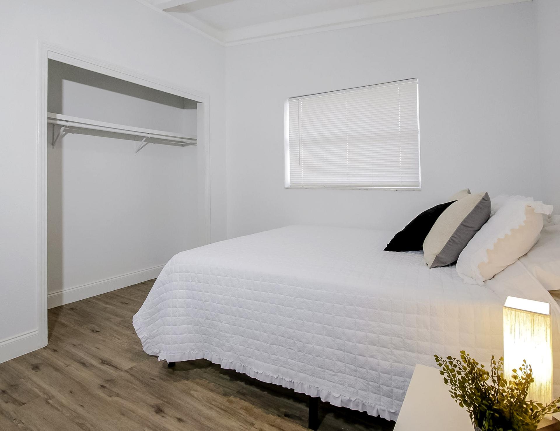 bedroom, detected: bed, window blind