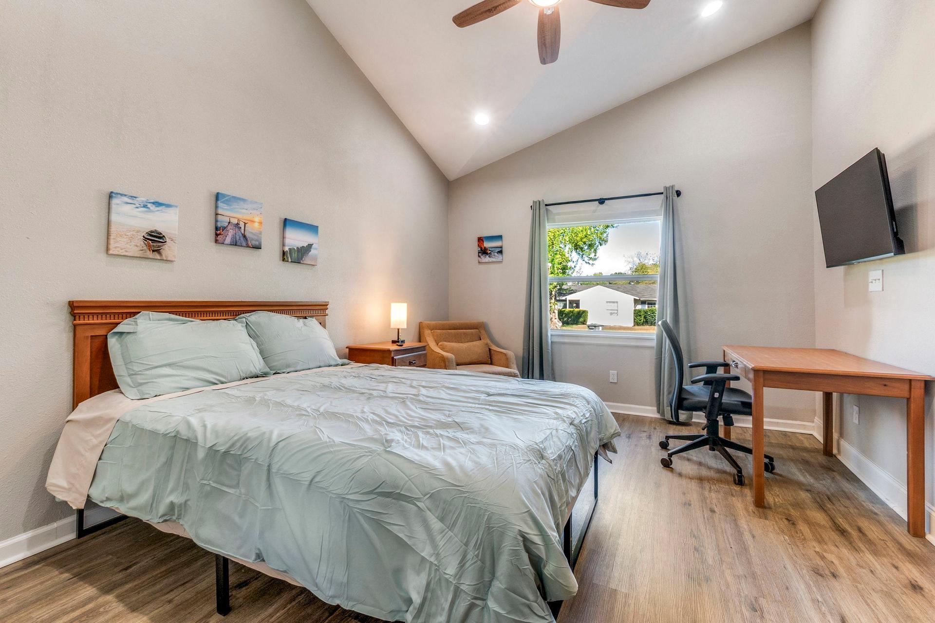 bedroom, detected:bed, ceiling fan