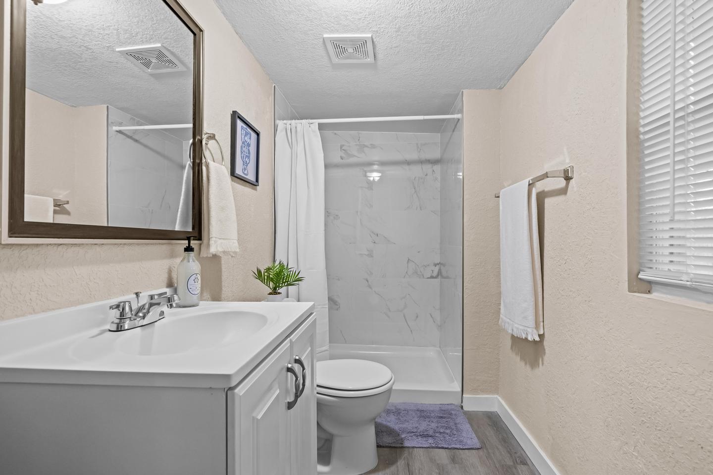 Bathroom(s)