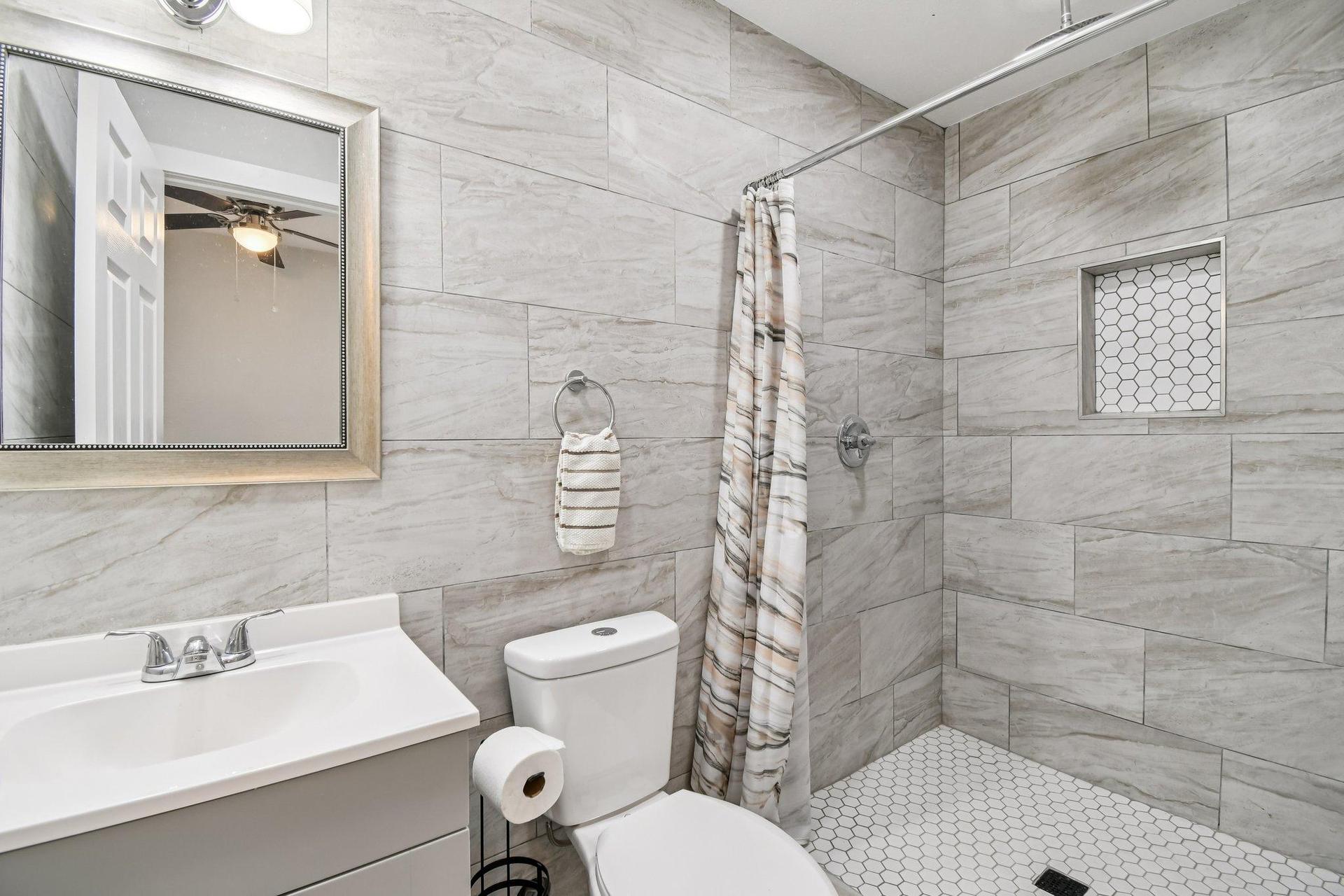 Rm 4 - Private Bathroom