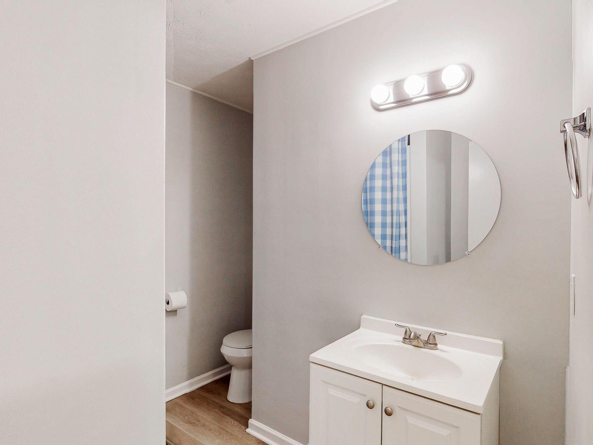 Shared Upstairs Bathroom