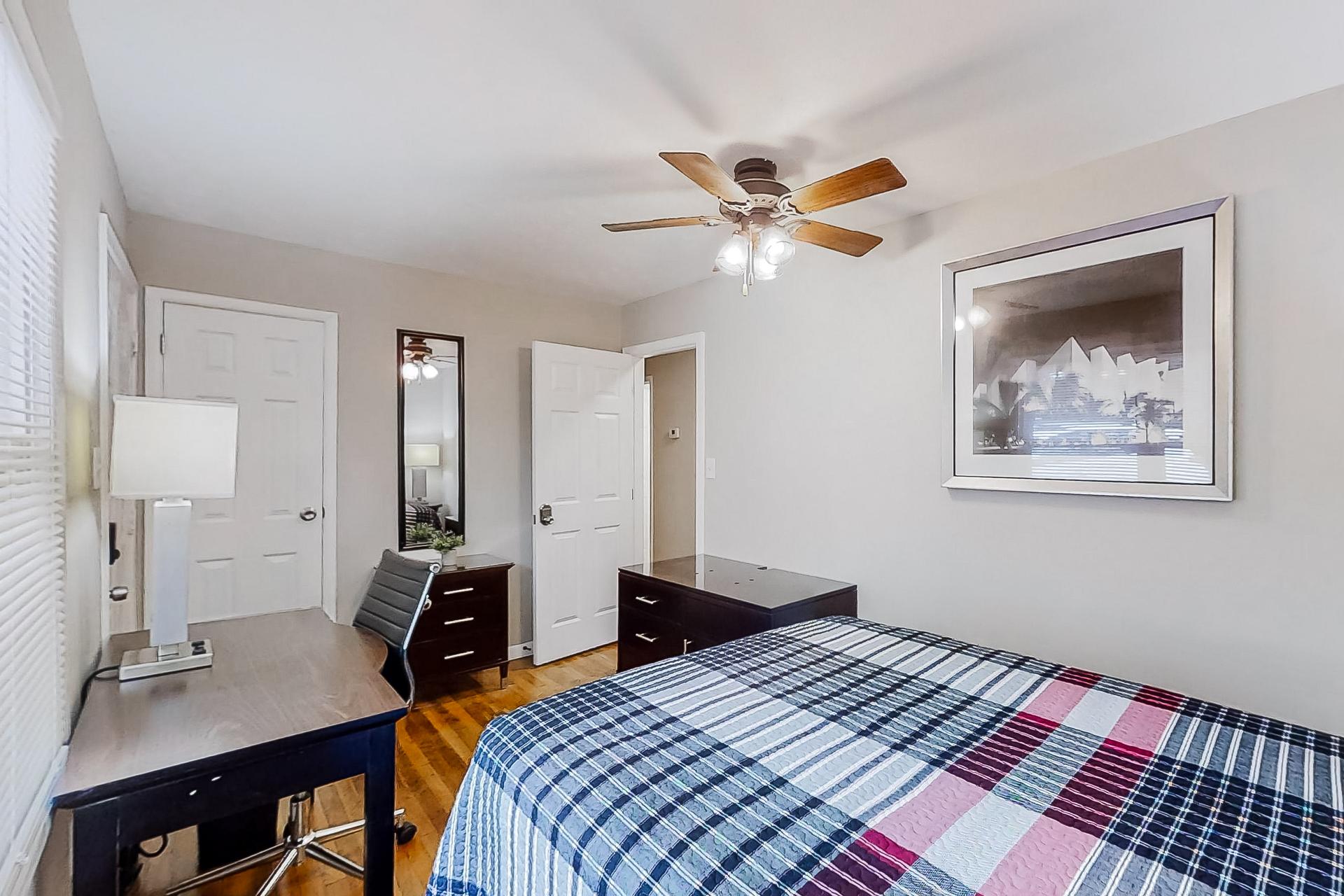 bedroom, detected: ceiling fan, window blind, bed