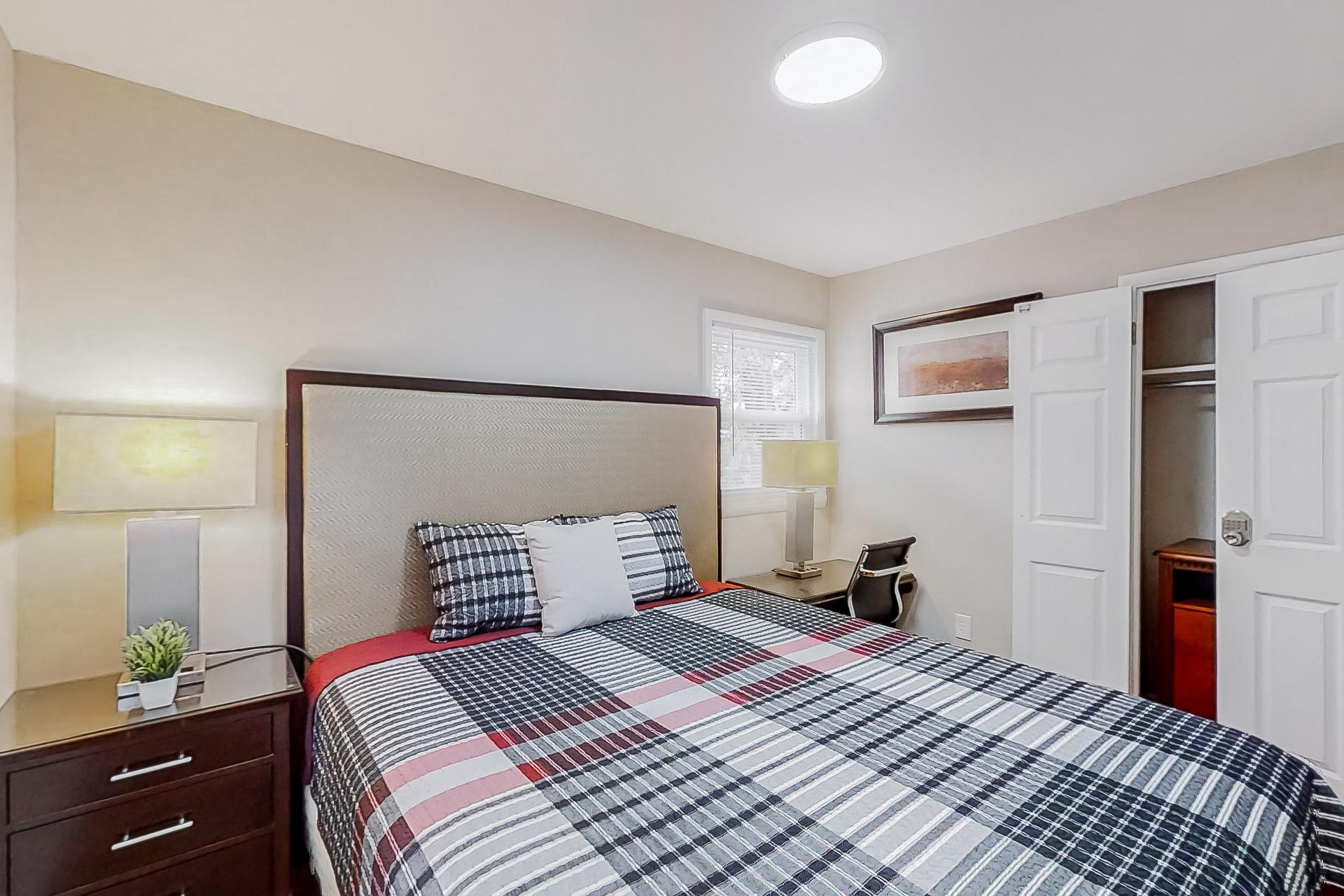 bedroom, detected: bed