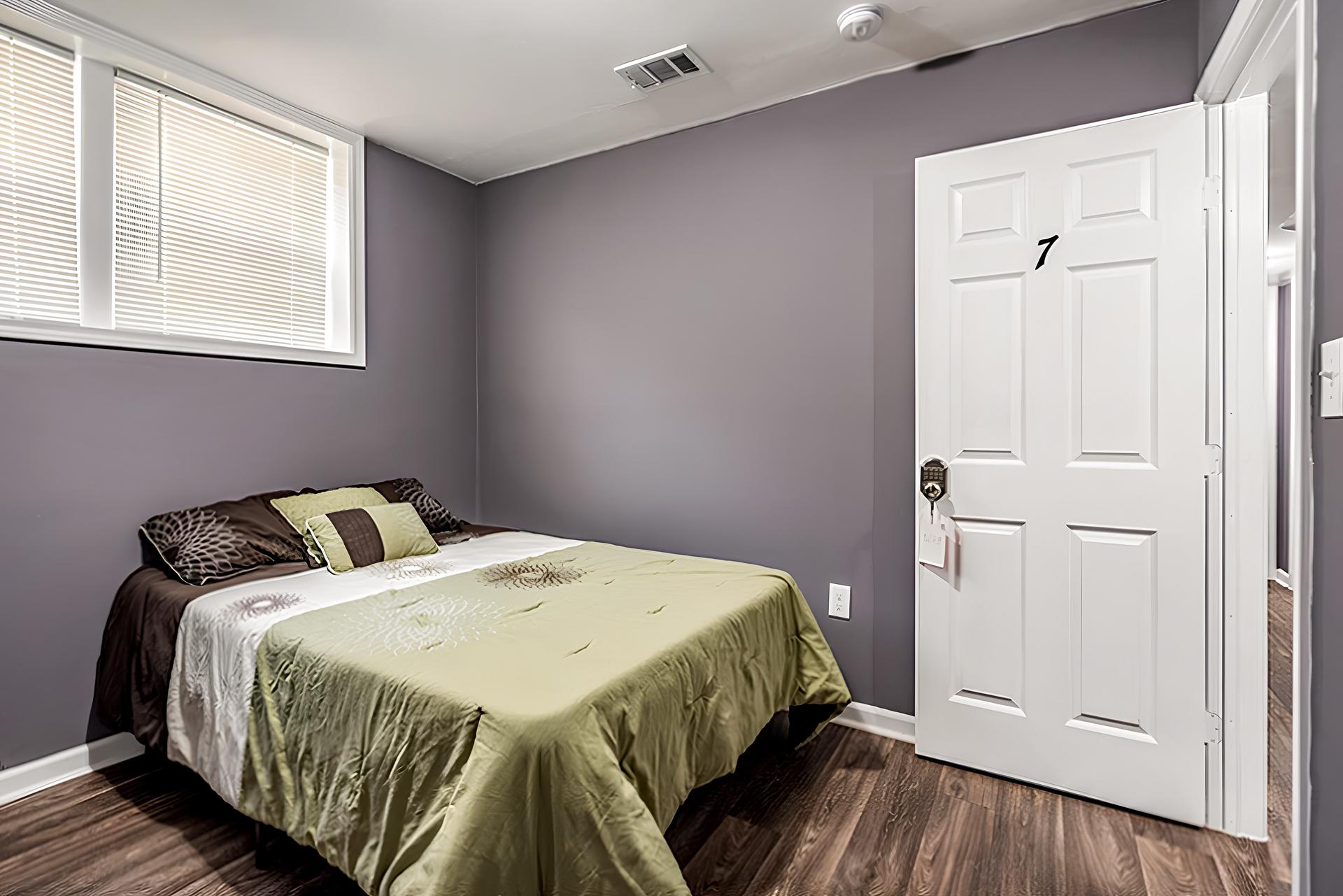 bedroom, detected: bed, window blind