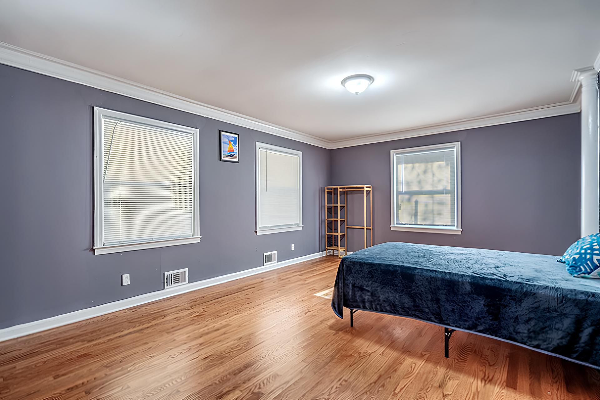 bedroom, detected: bed, window blind