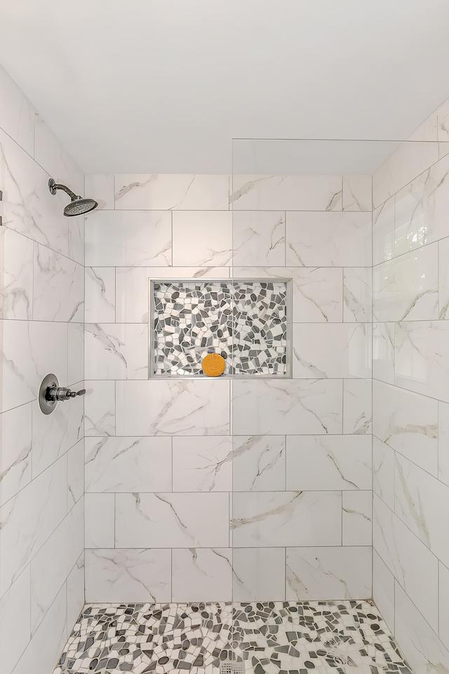 Bathroom(s)