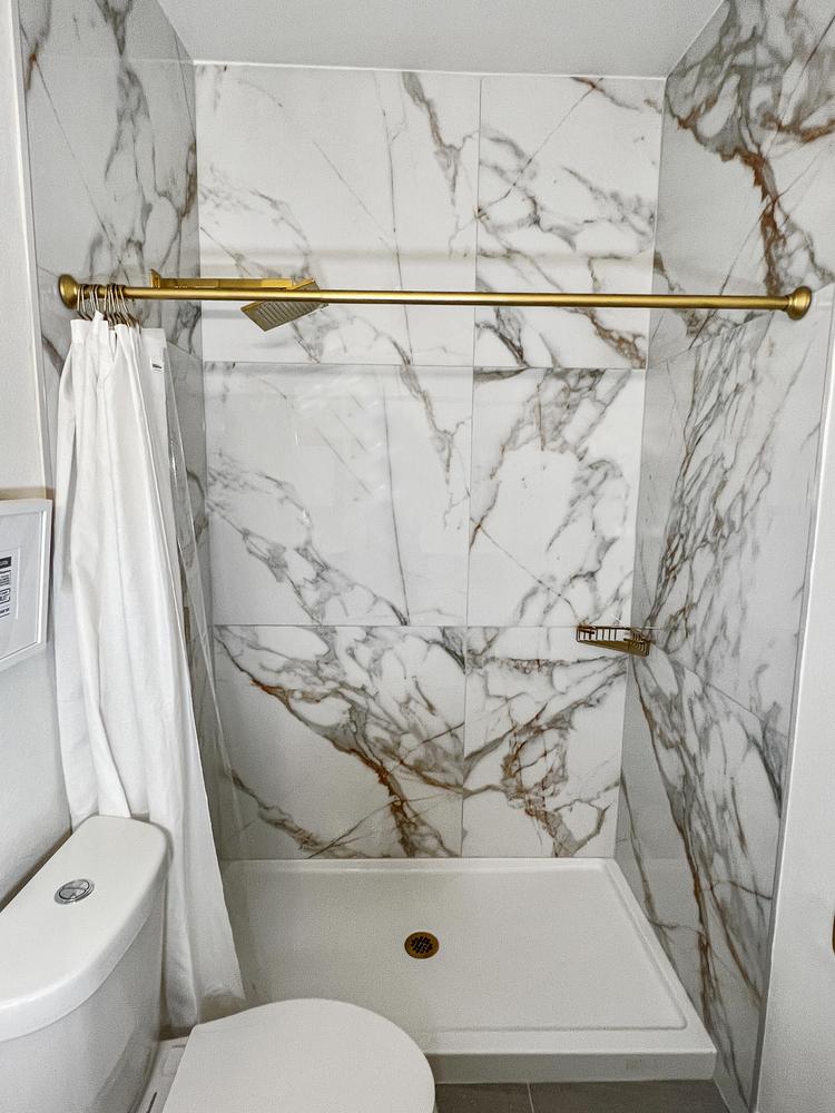Bathroom(s)