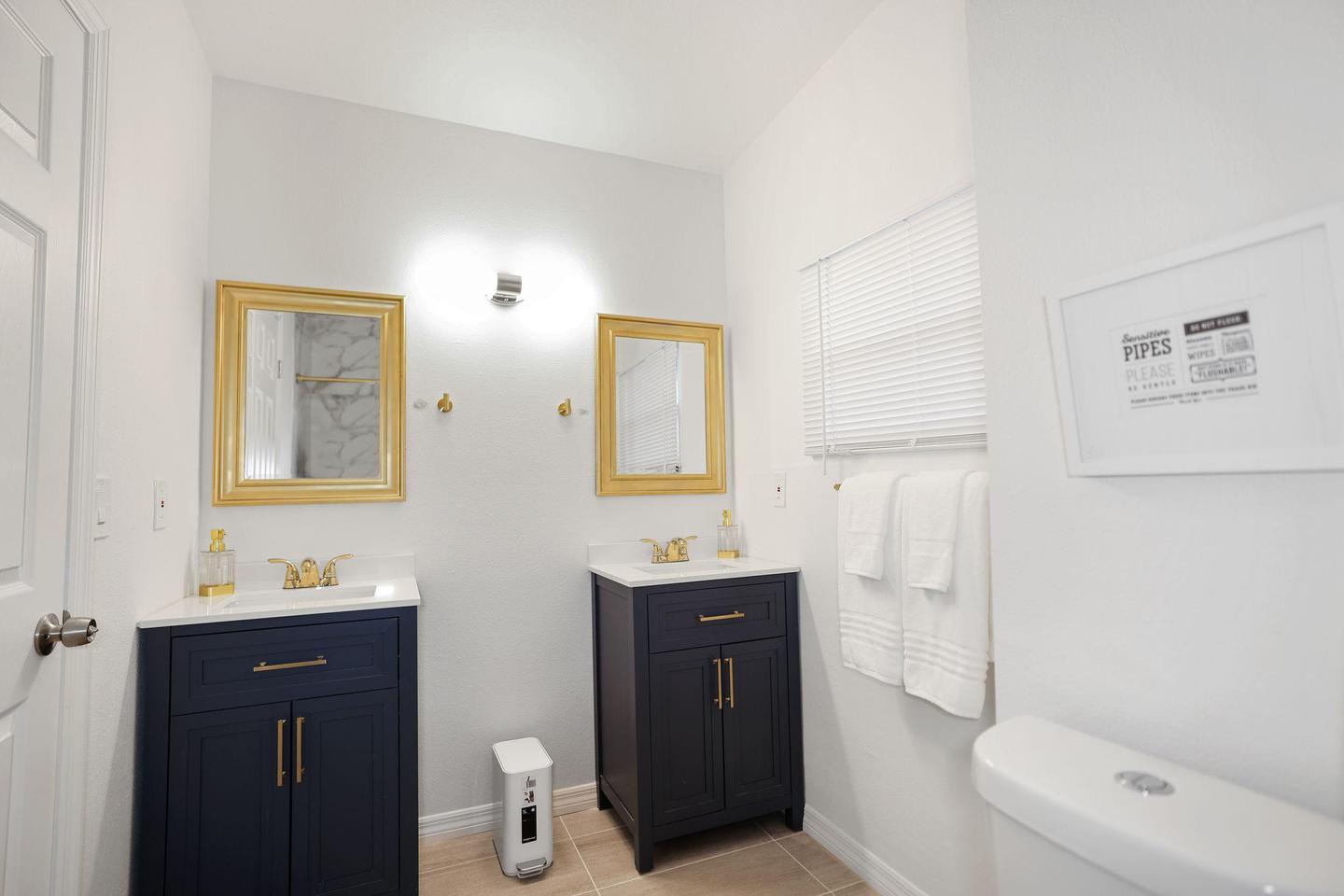 Bathroom(s)