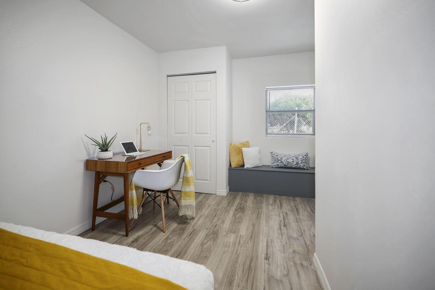Bright Spot | Room #6