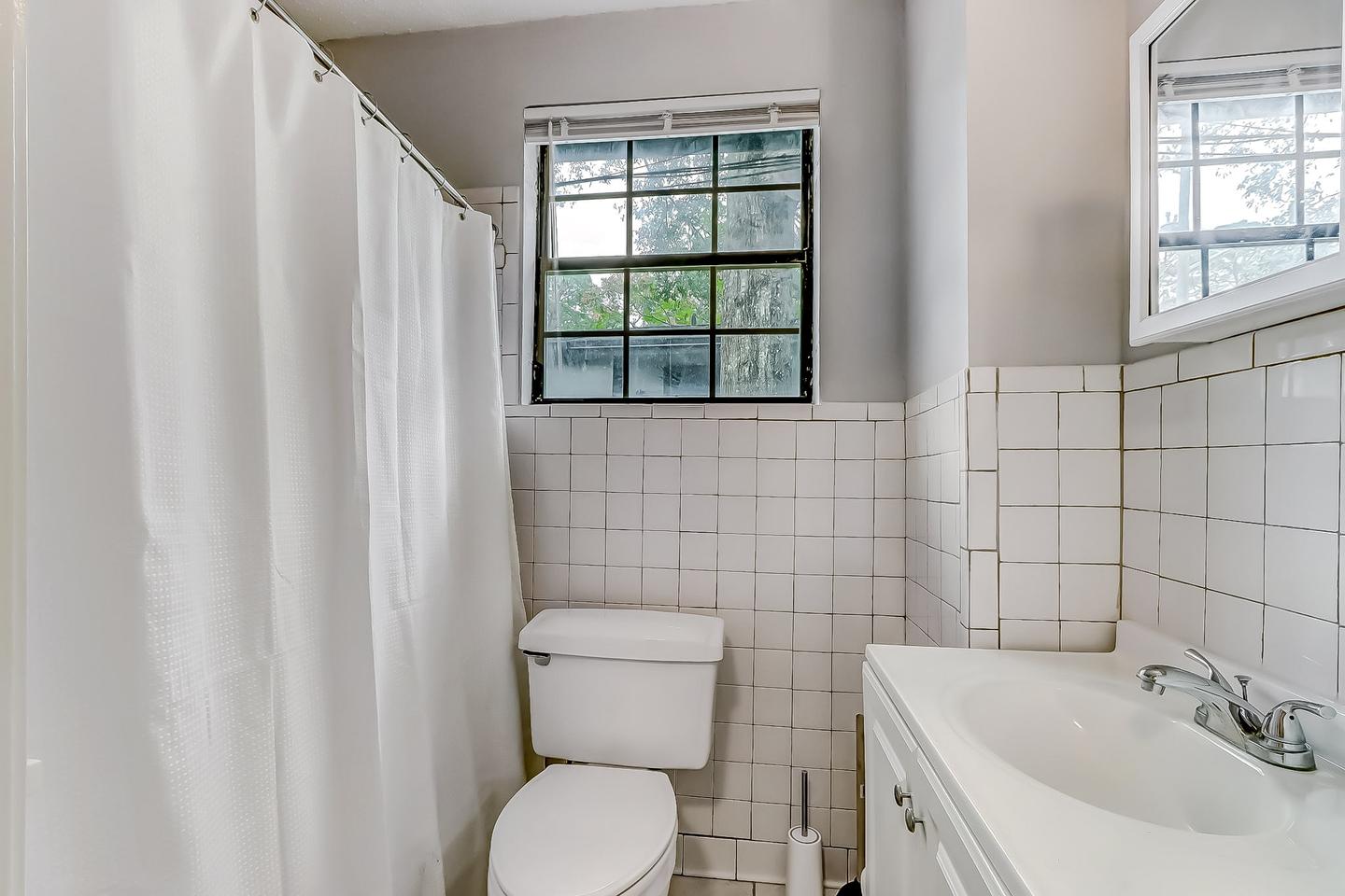 Bathroom(s)