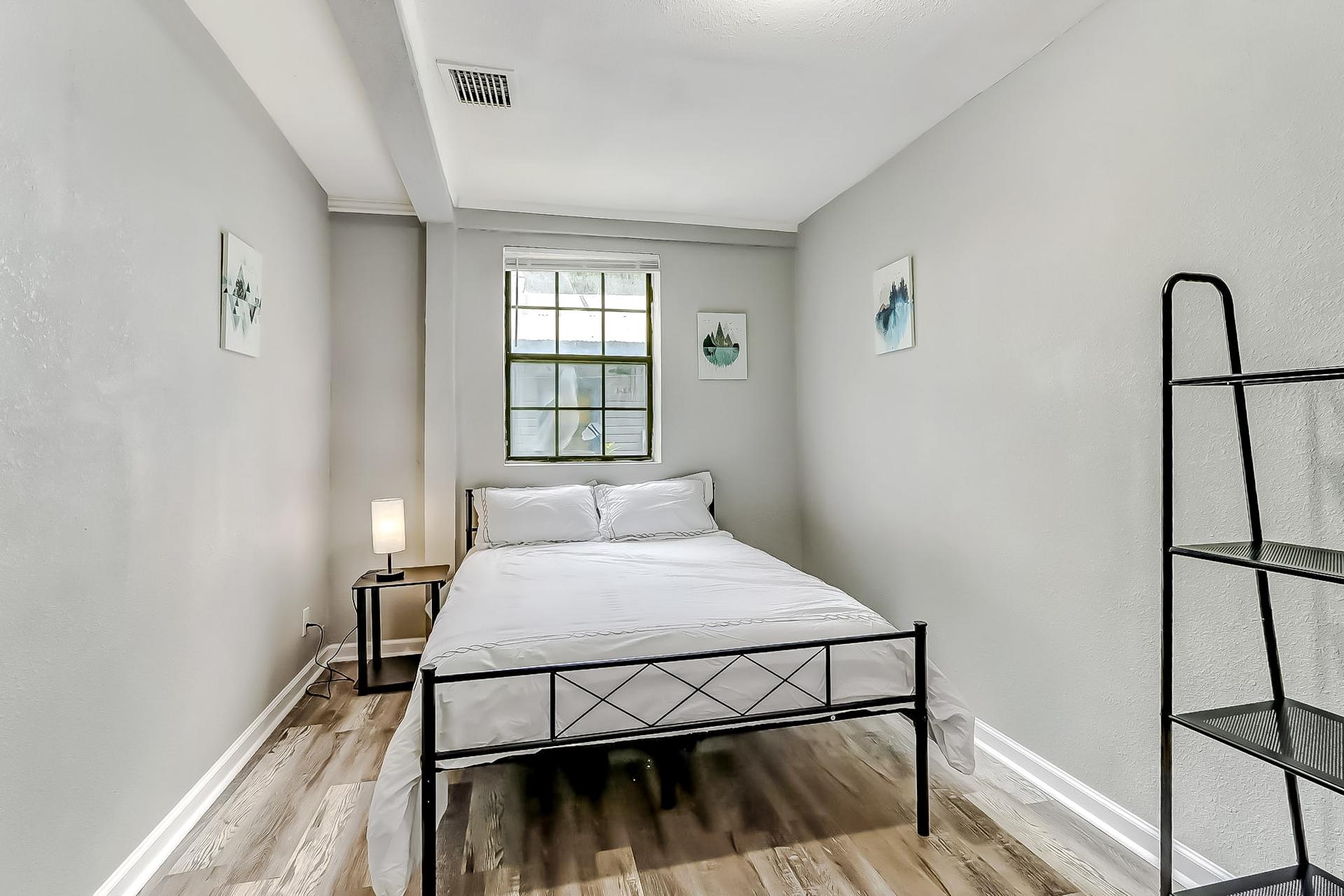 bedroom, detected: bed