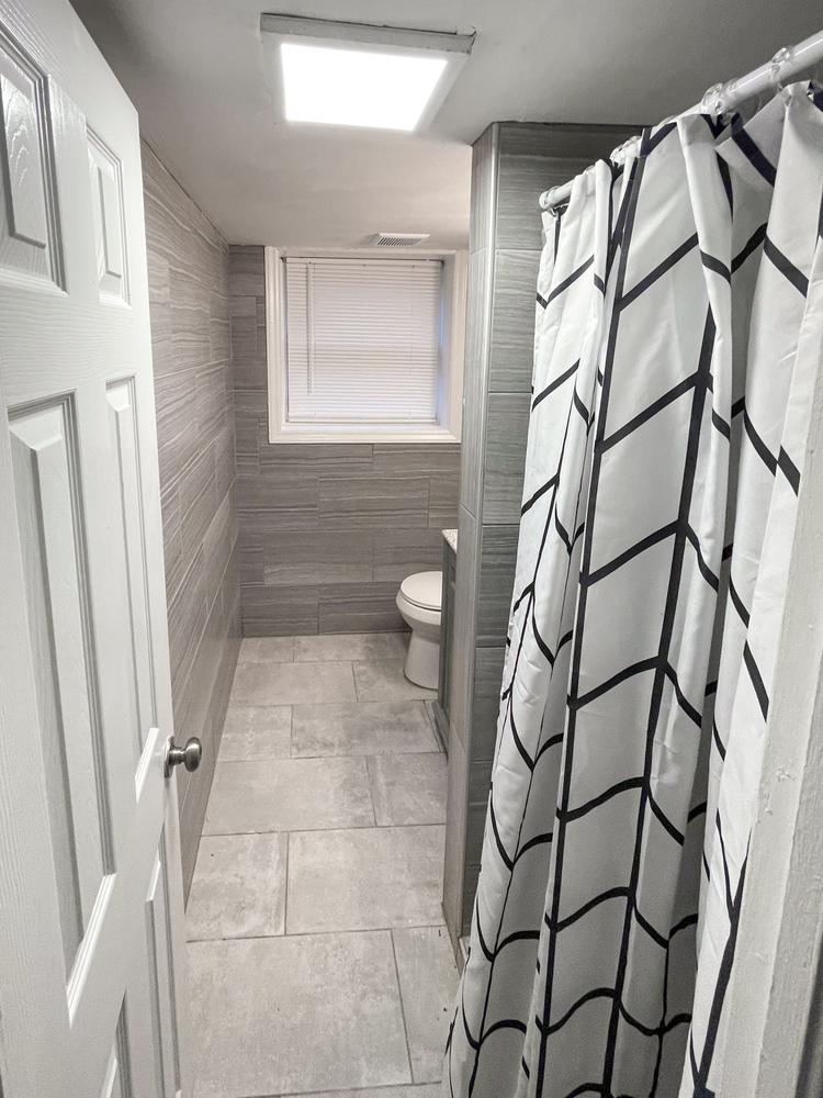 Bathroom(s)