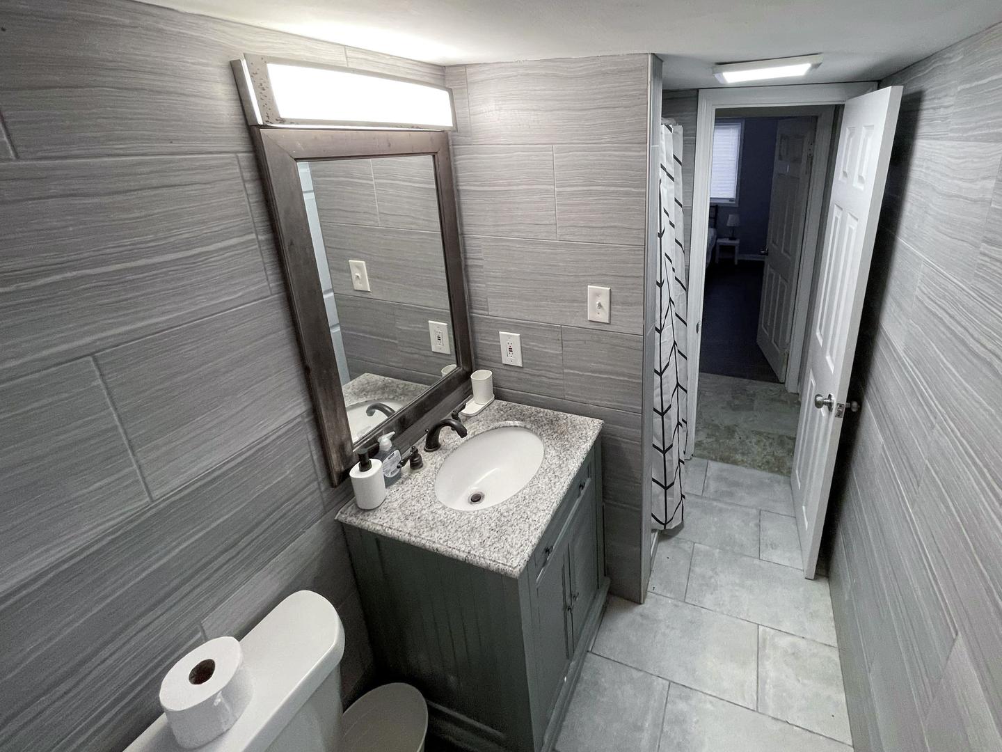 Bathroom(s)