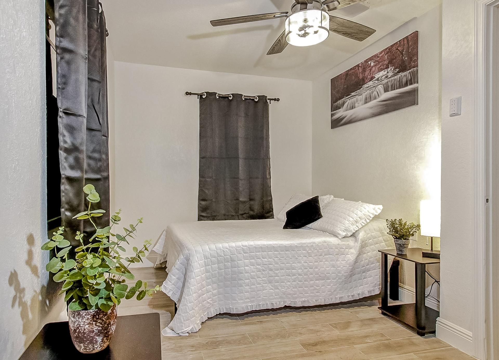 bedroom, detected: ceiling fan, bed