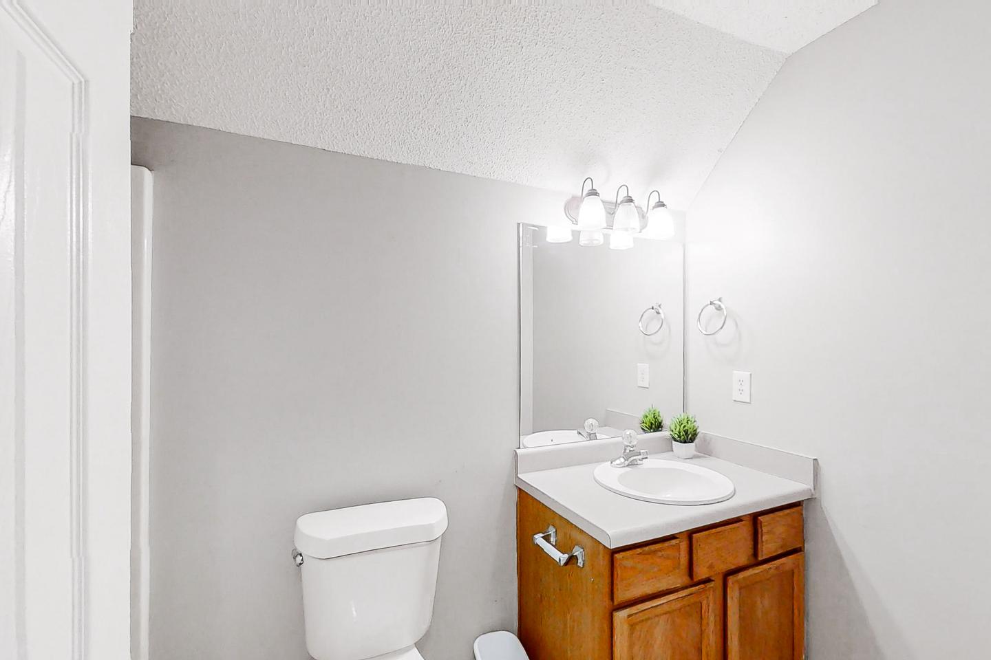 Bathroom(s)