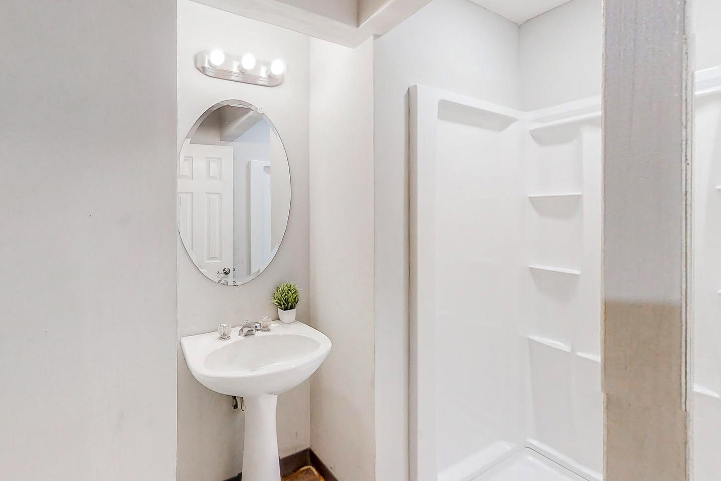 Bathroom(s)