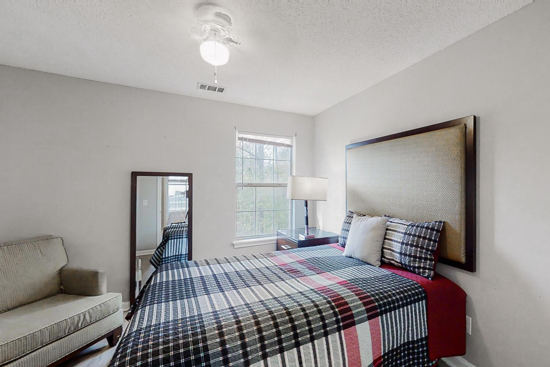 bedroom, detected: bed, window blind