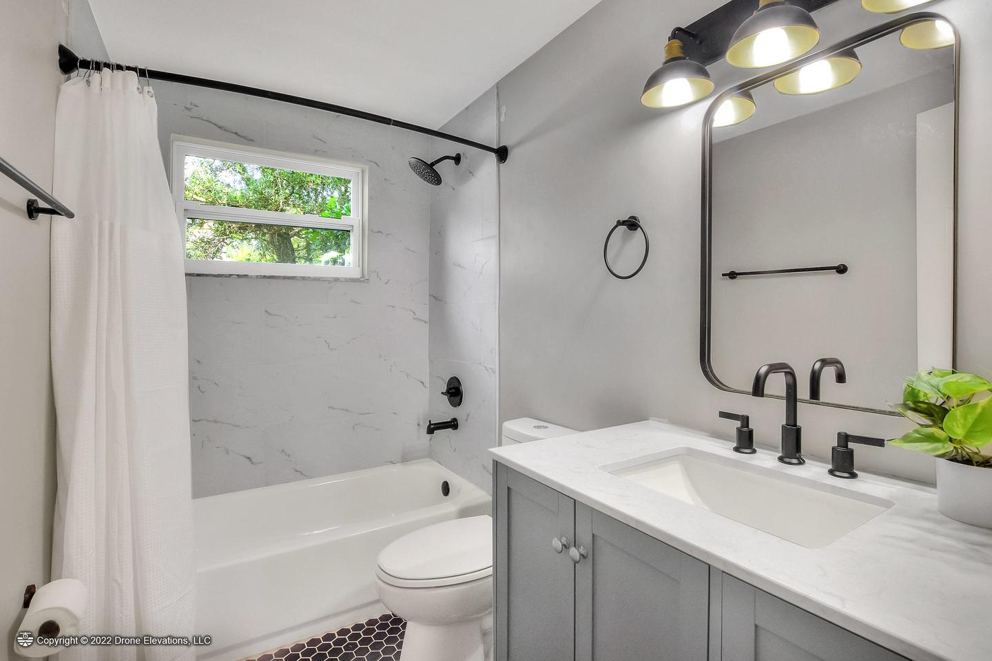 Bathroom(s)