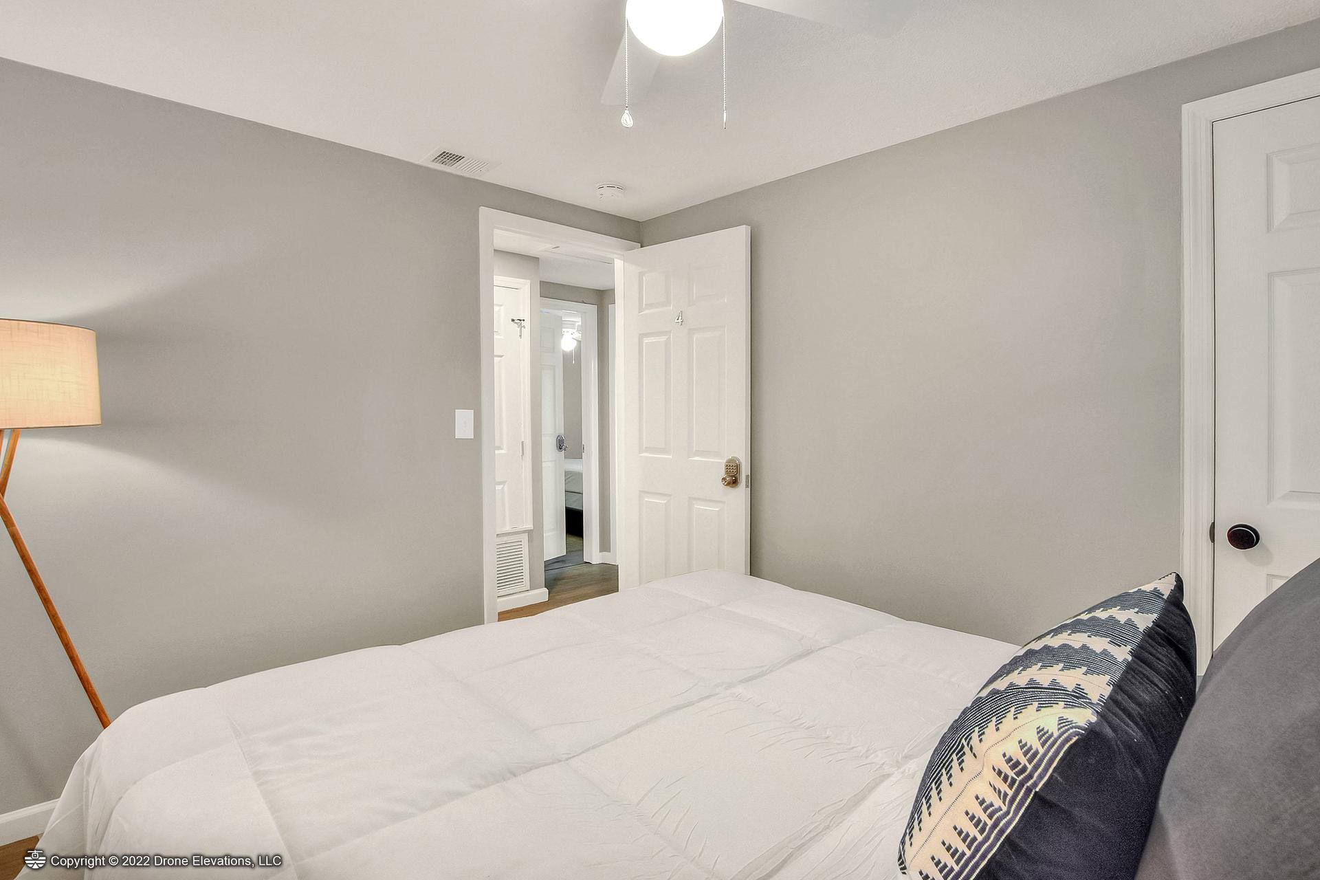 bedroom, detected: bed