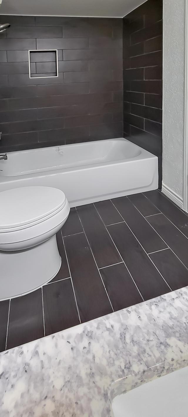 Bathroom(s)