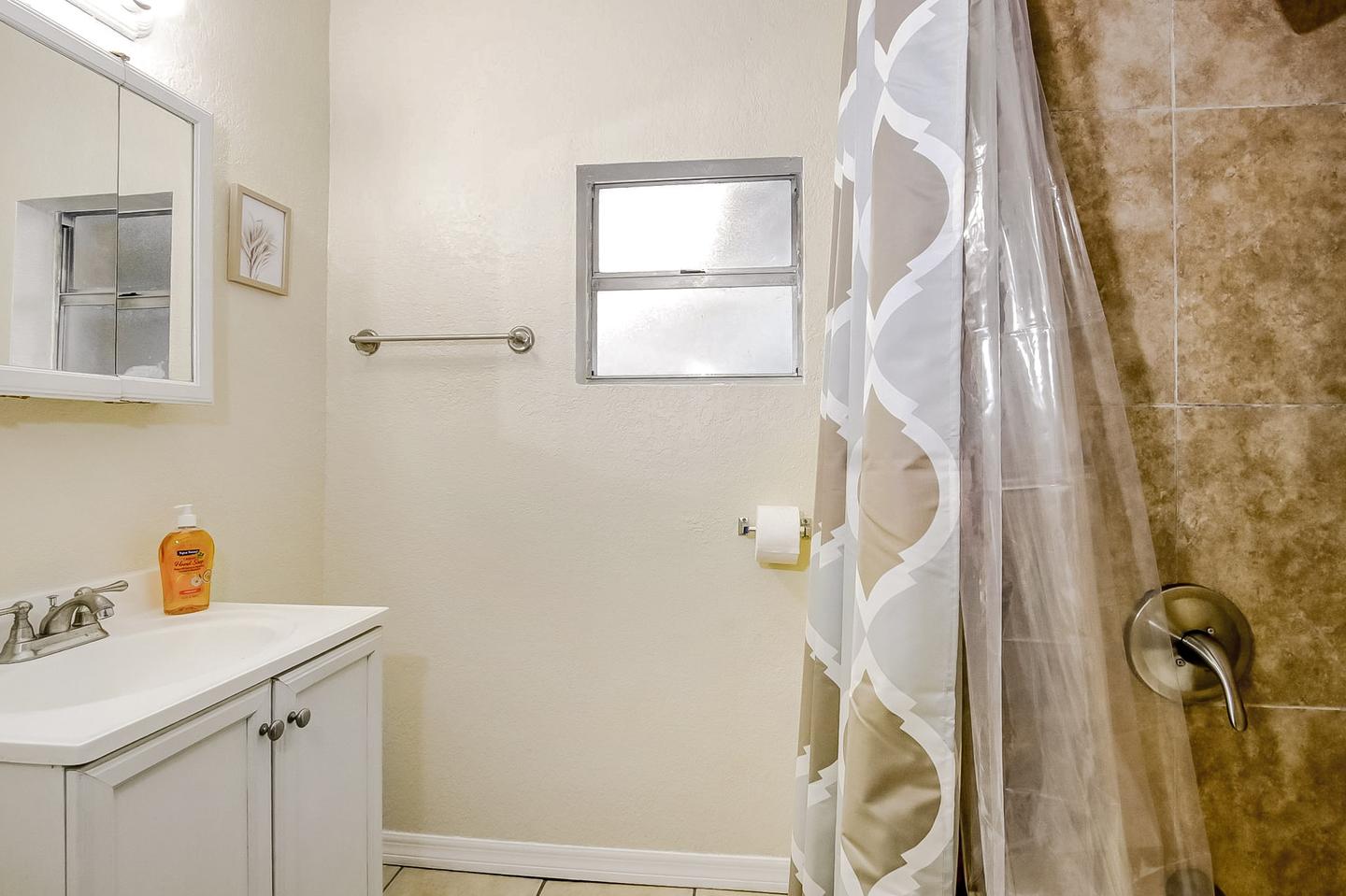 Bathroom(s)