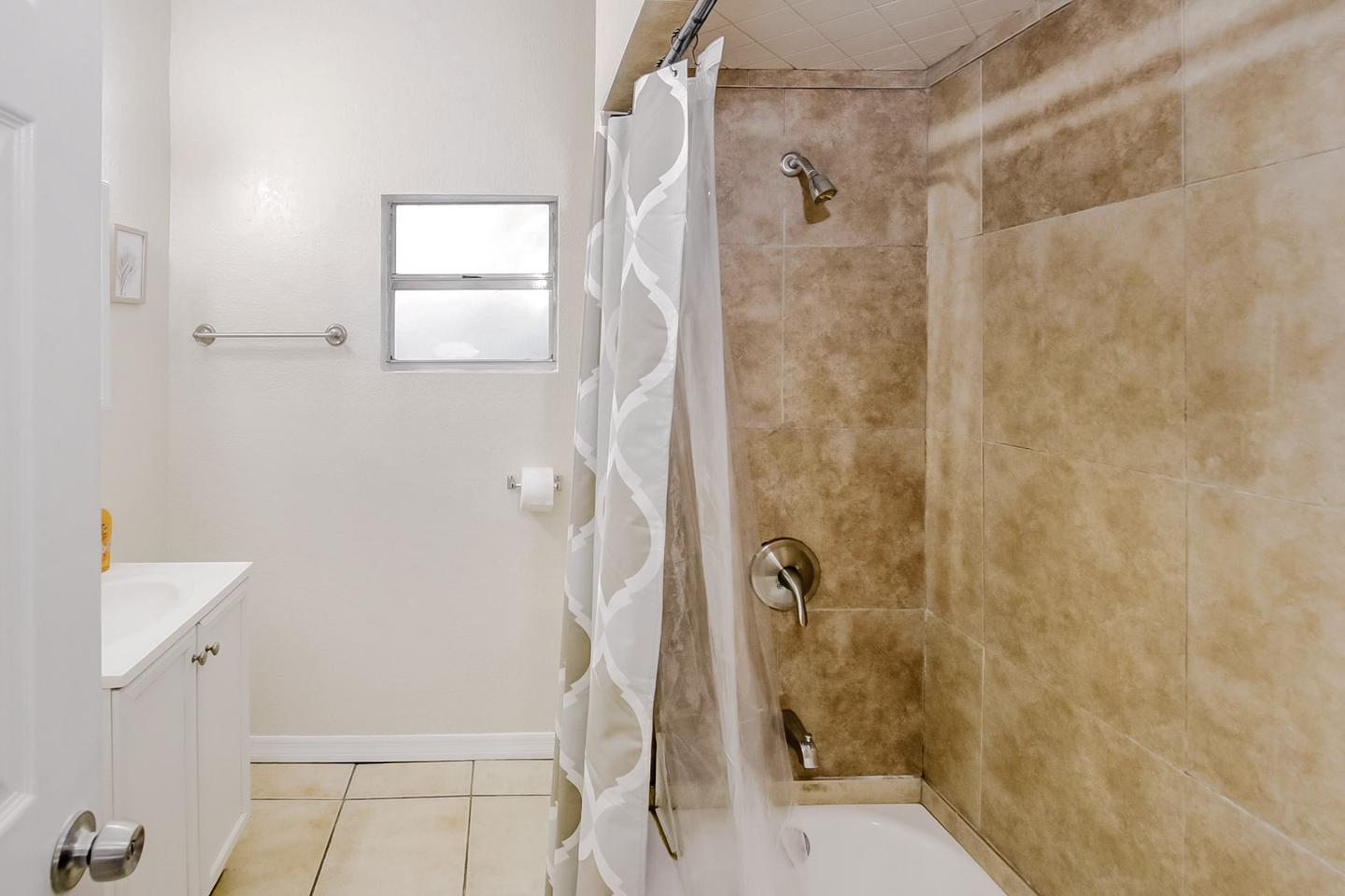 Bathroom(s)