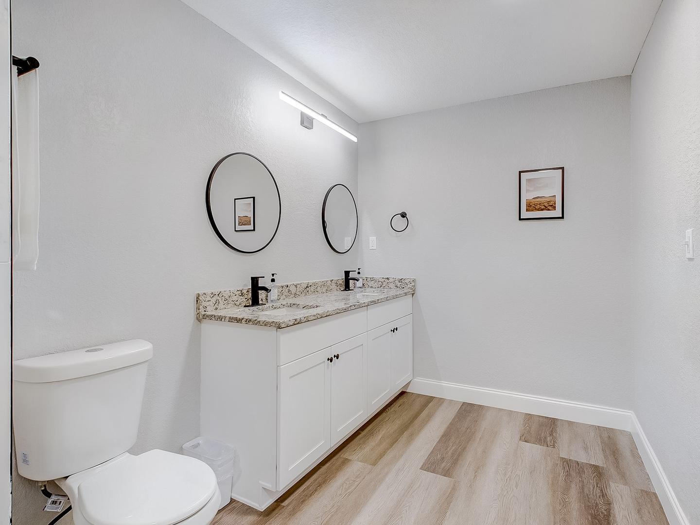 Bathroom(s)