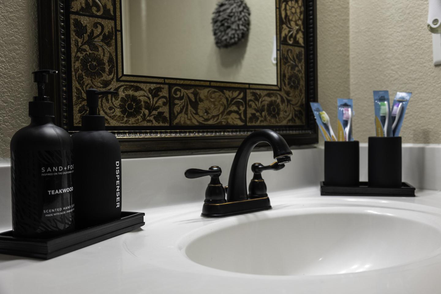 Bathroom(s)