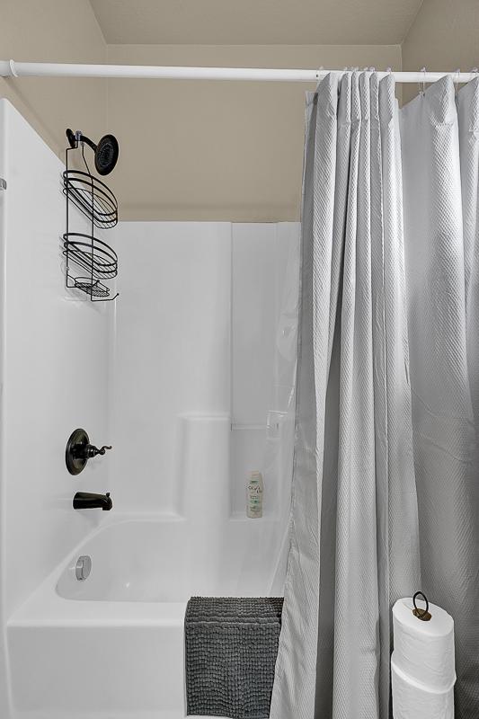 Bathroom(s)