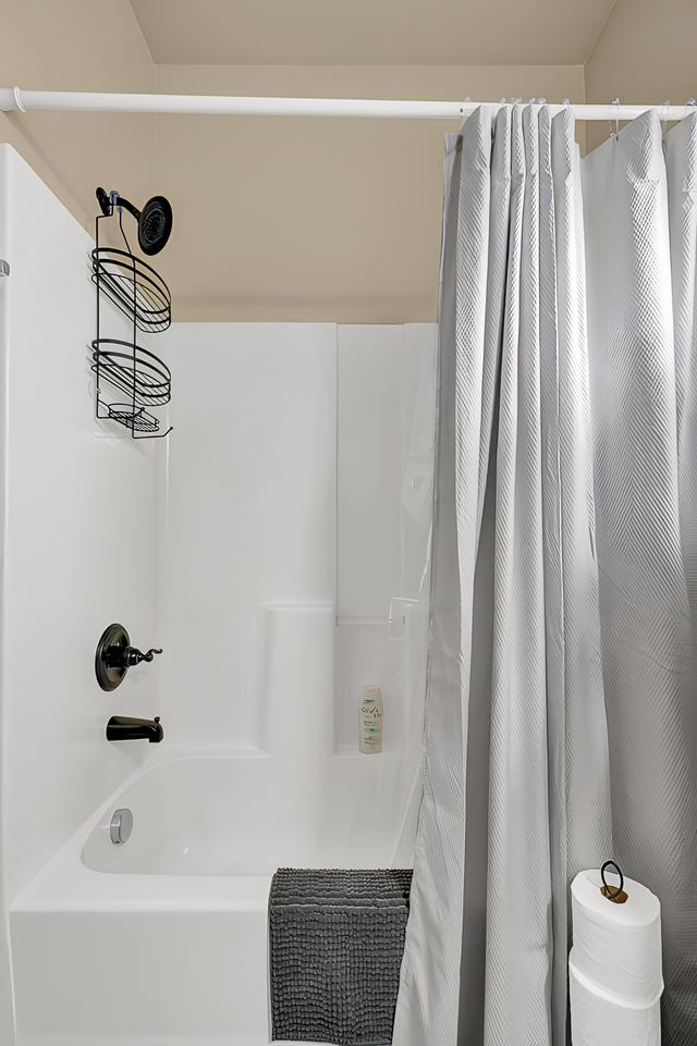 Bathroom(s)