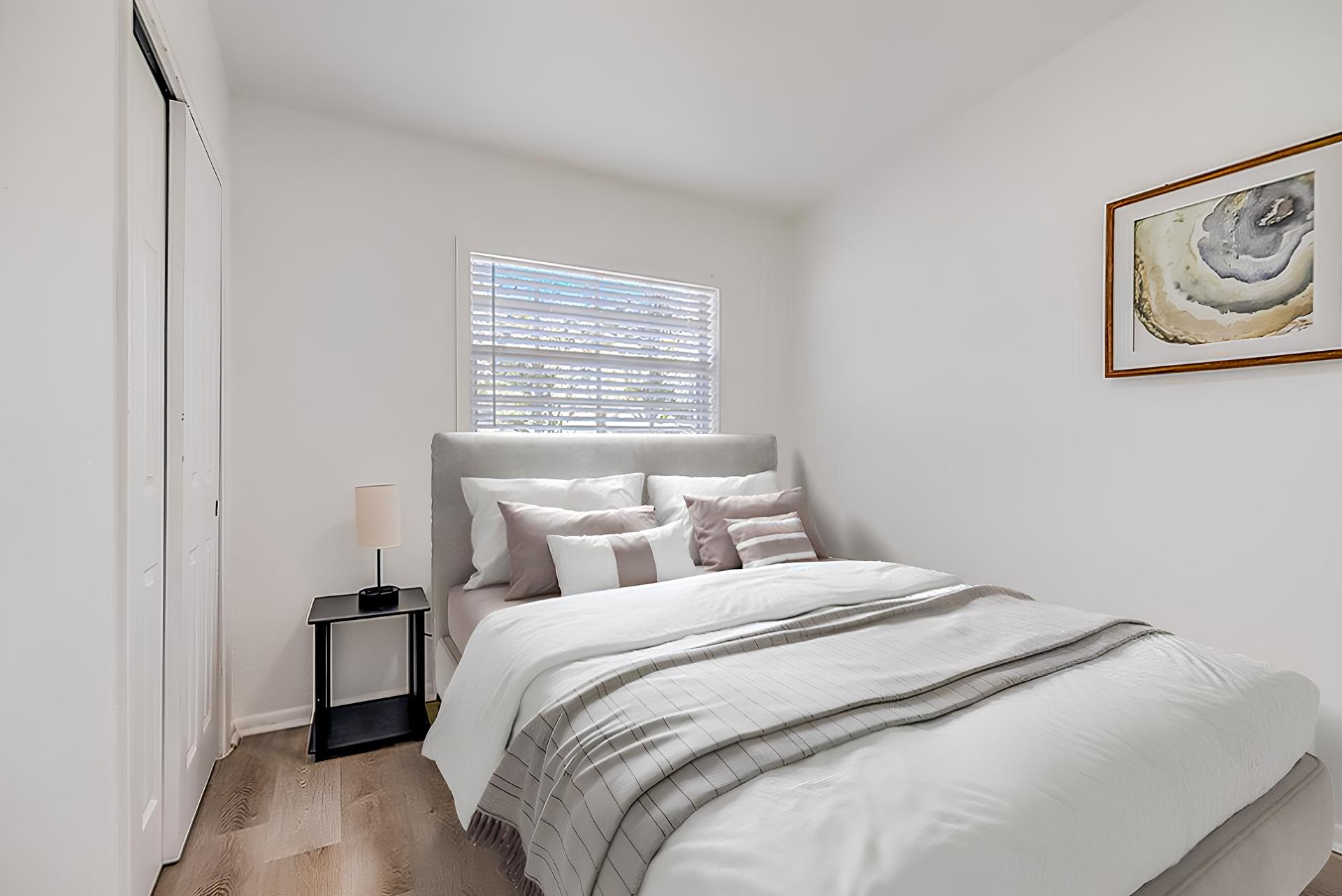 This photo has been virtually staged. Not all furnishings seen will be included. Please view the virtual tour.