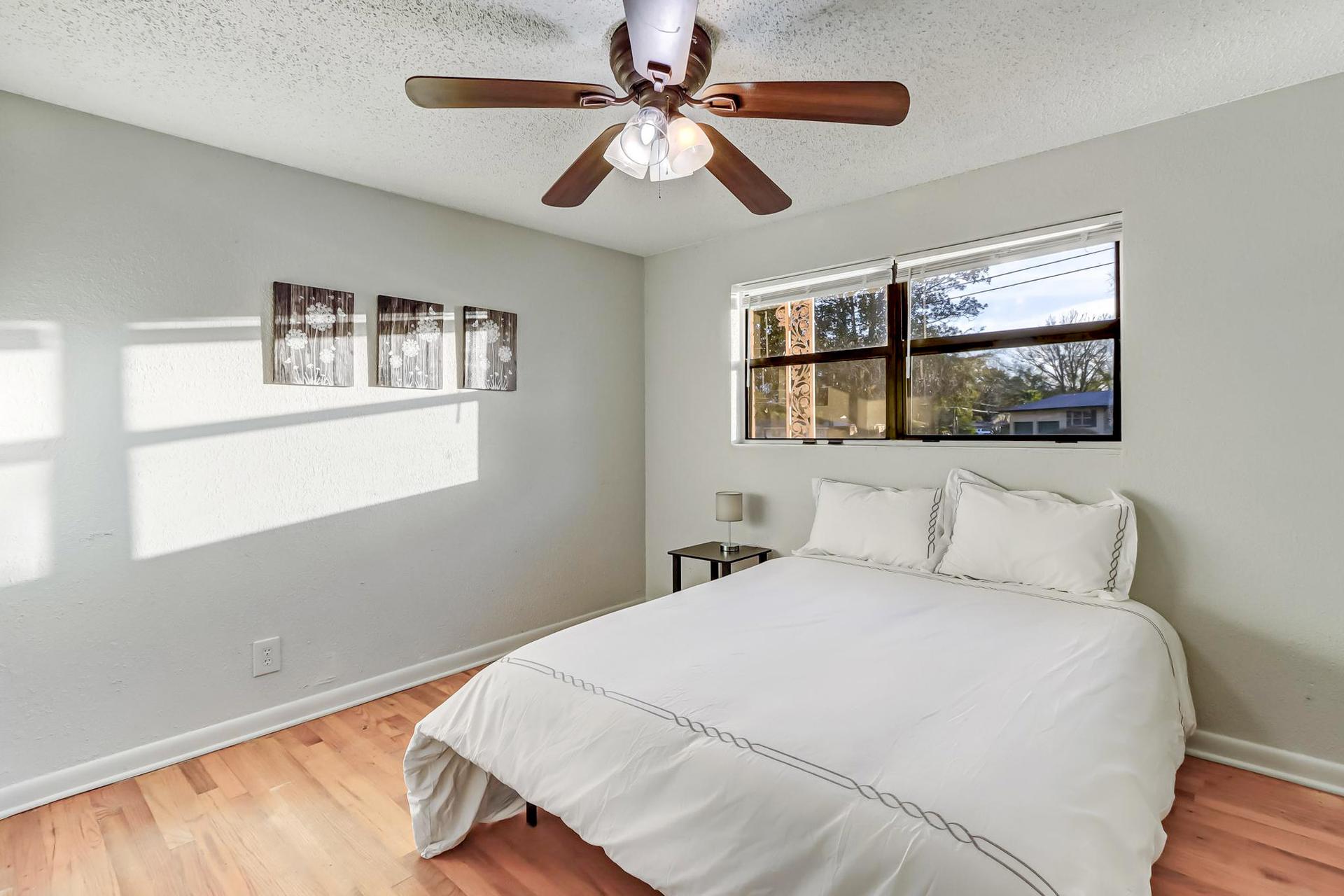 bedroom, detected: ceiling fan, window blind, bed