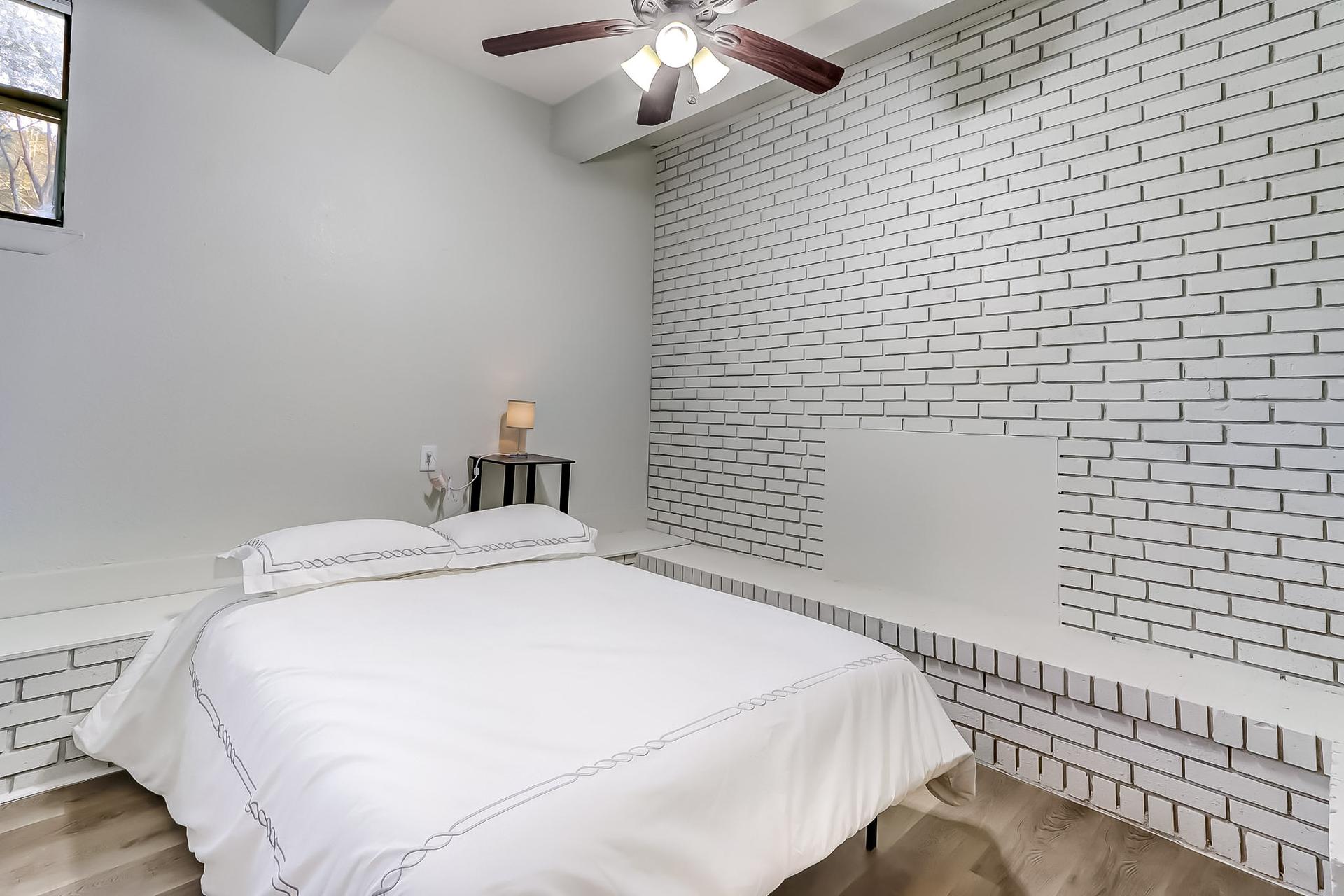 bedroom, detected: ceiling fan, bed