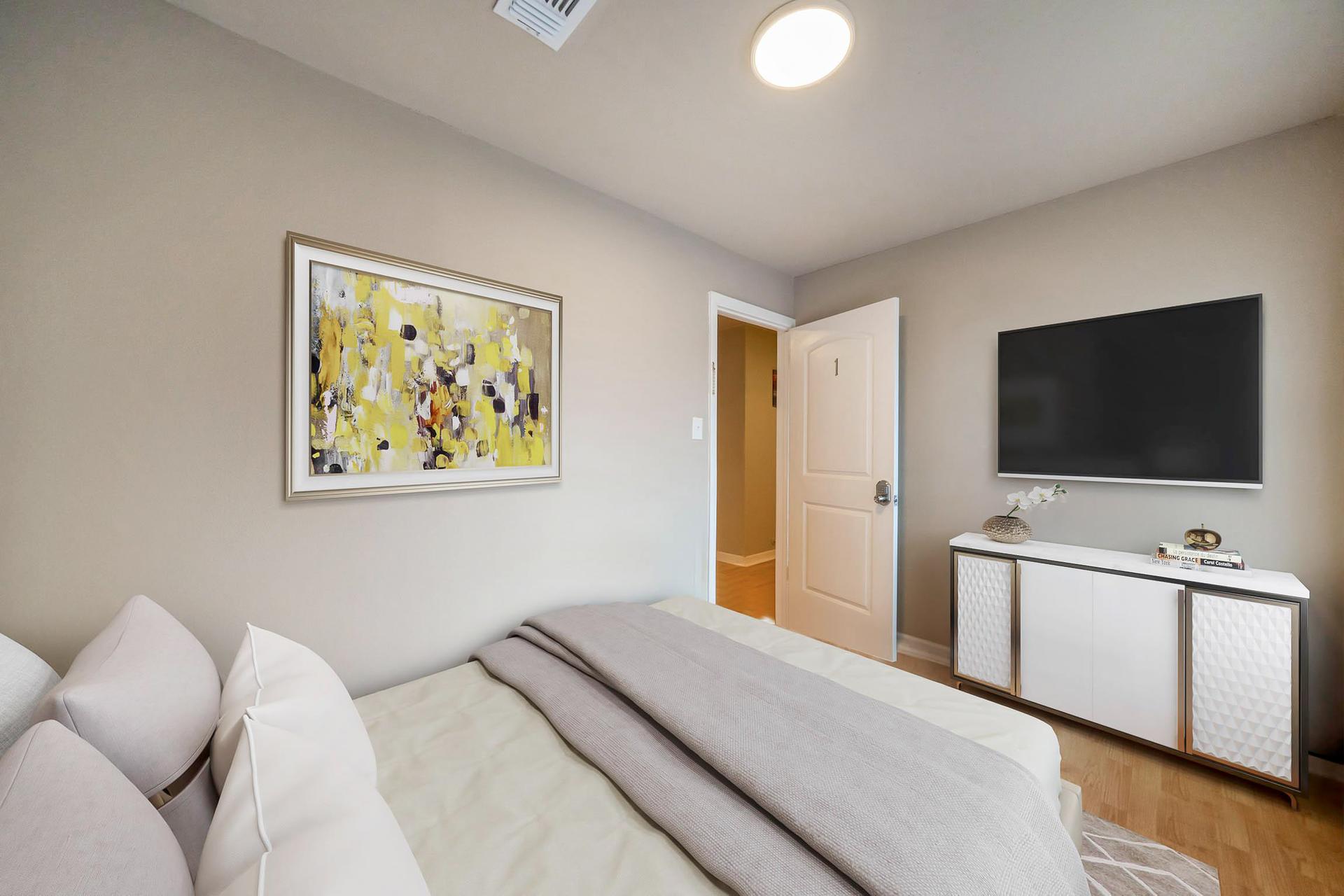 Disclaimer: This photo has been virtually staged. Not all furnishings seen will be included. Please view the virtual tour.