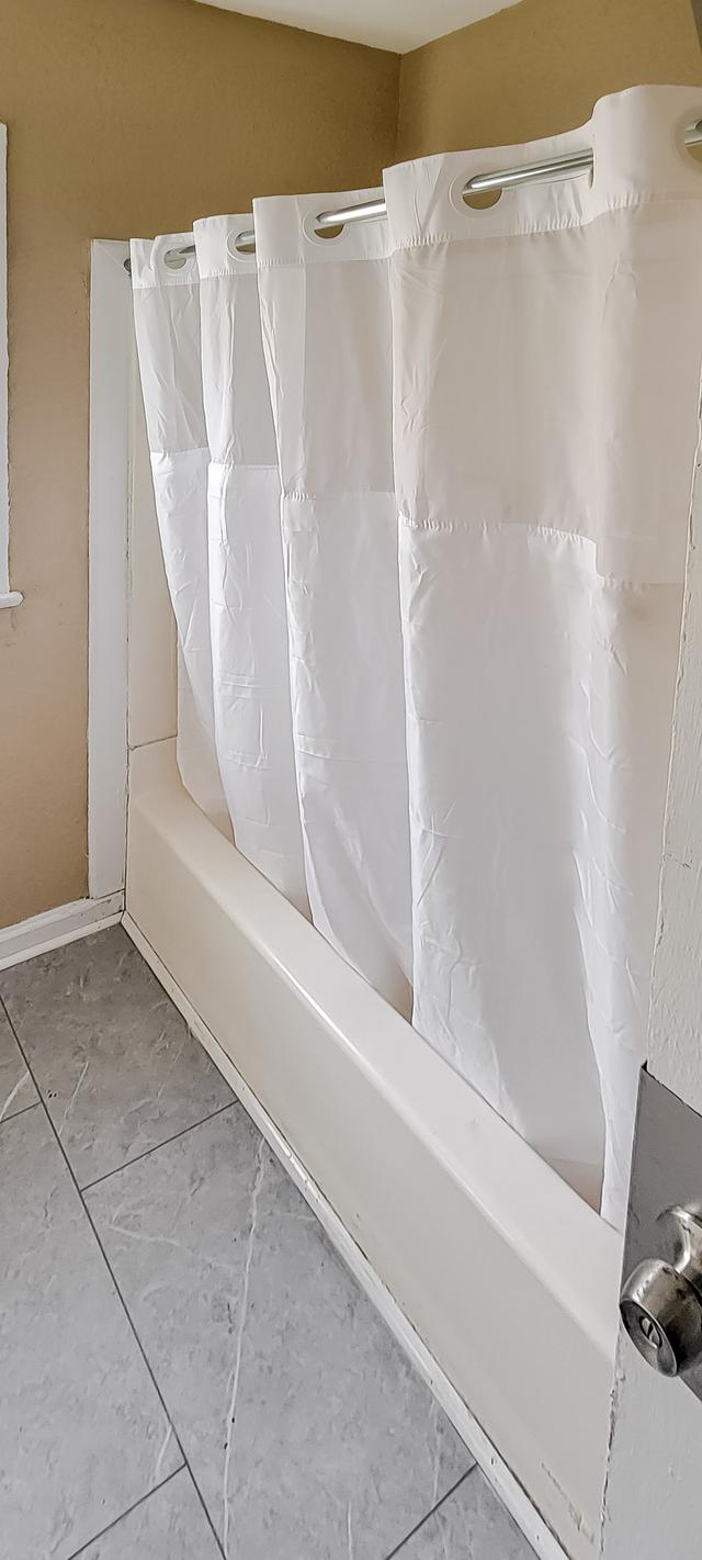 Bathroom(s)