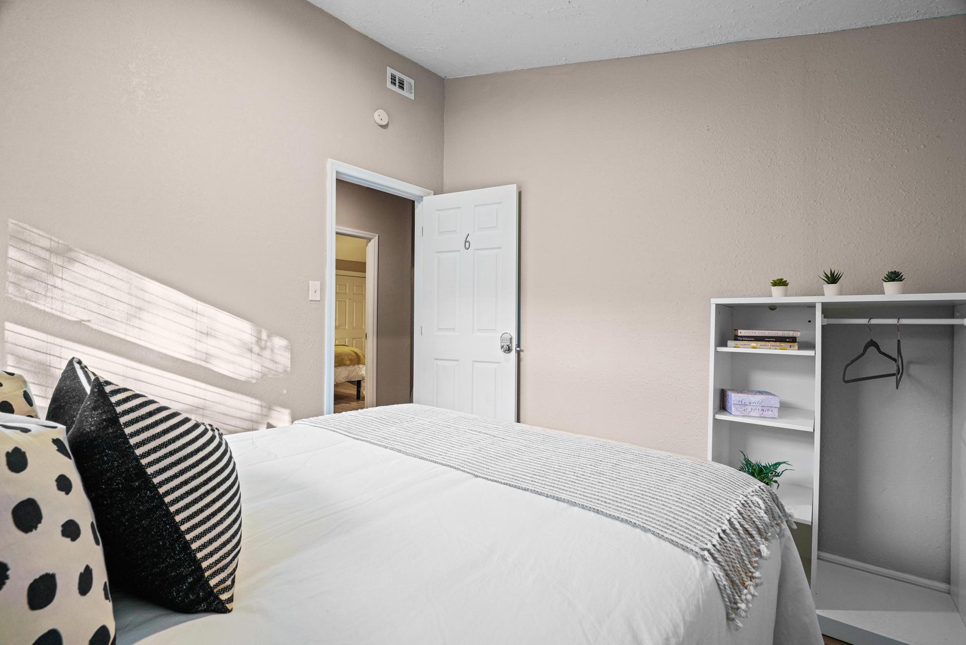 bedroom, detected:bed
