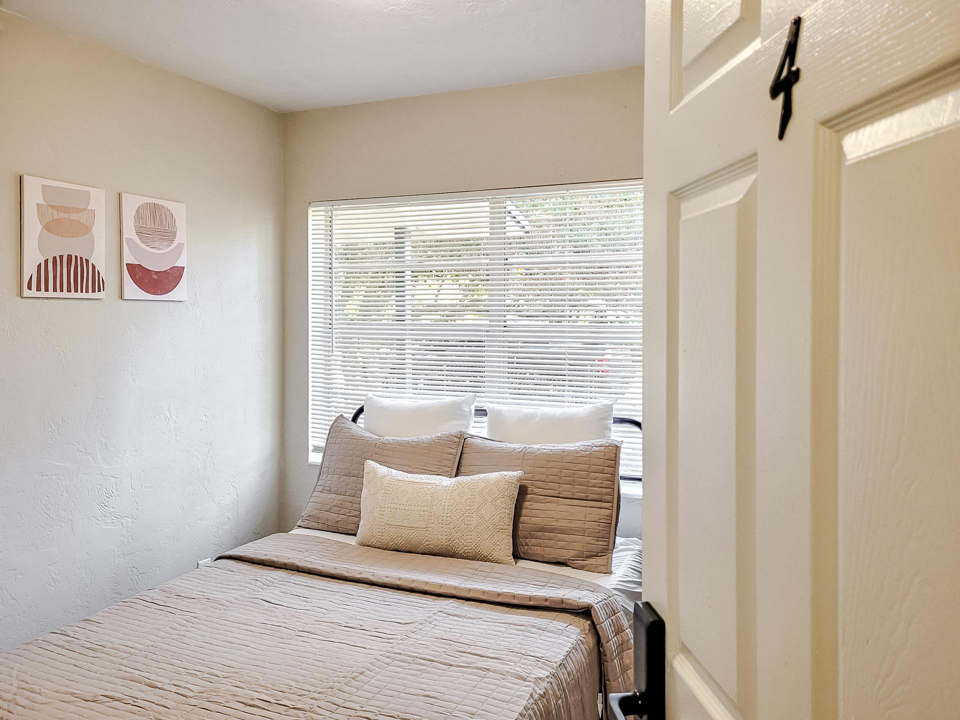bedroom, detected: bed