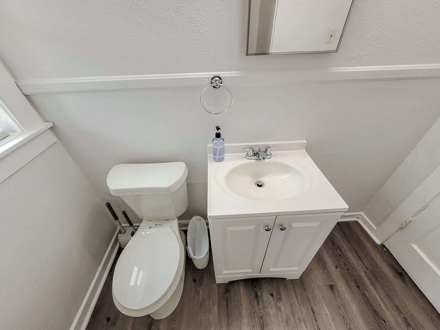 Bathroom(s)