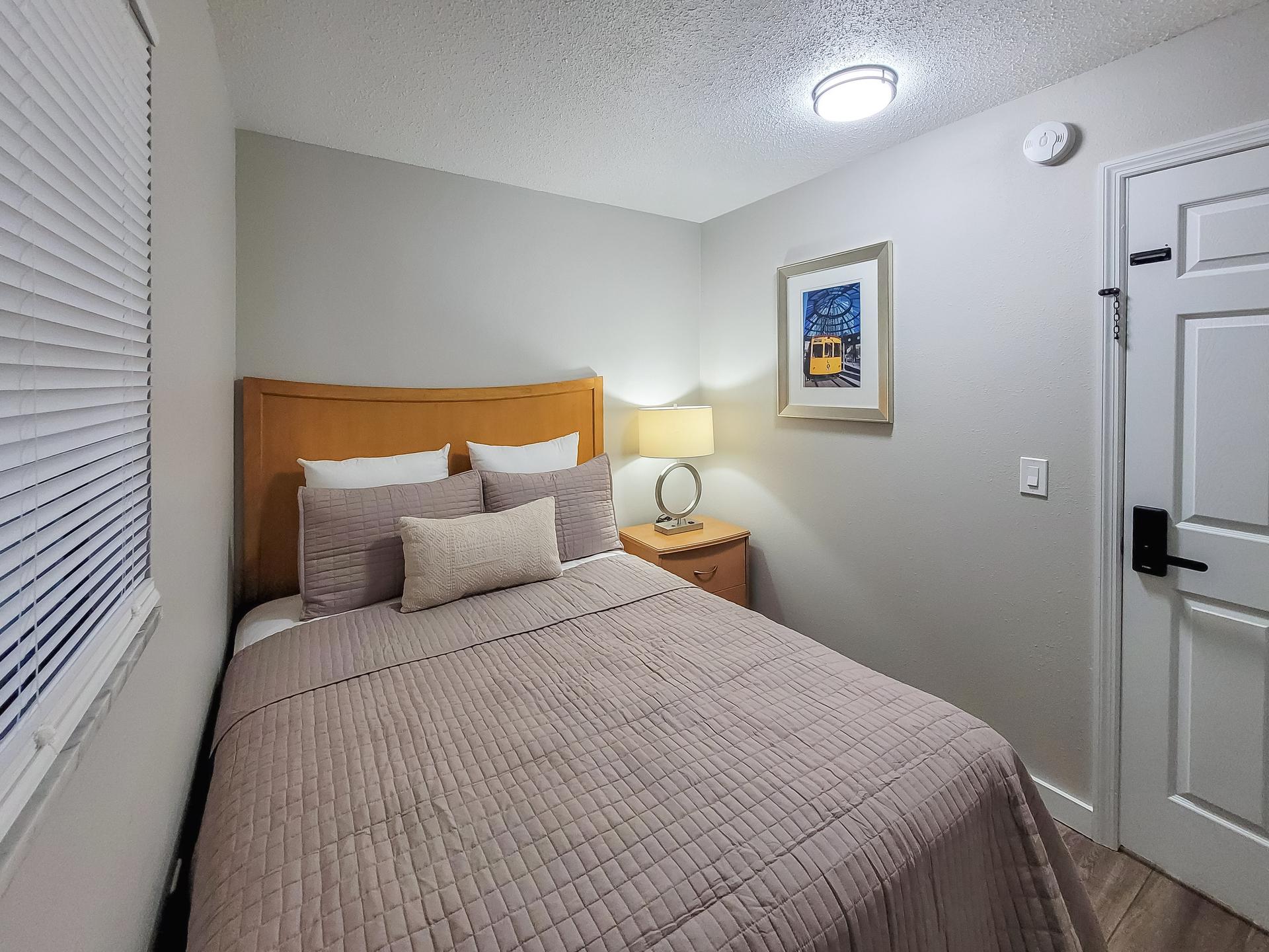 bedroom, detected:bed