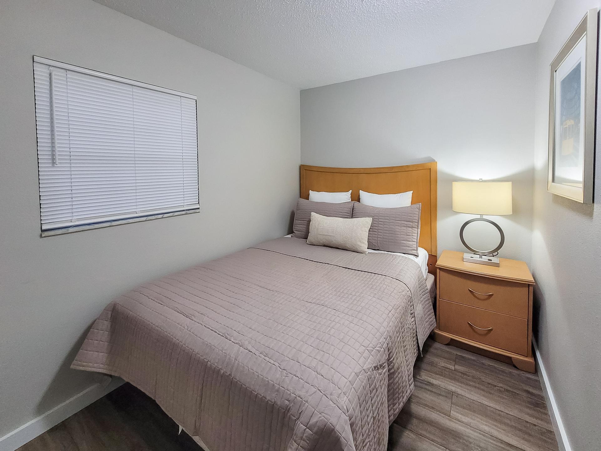 bedroom, detected:bed, window blind