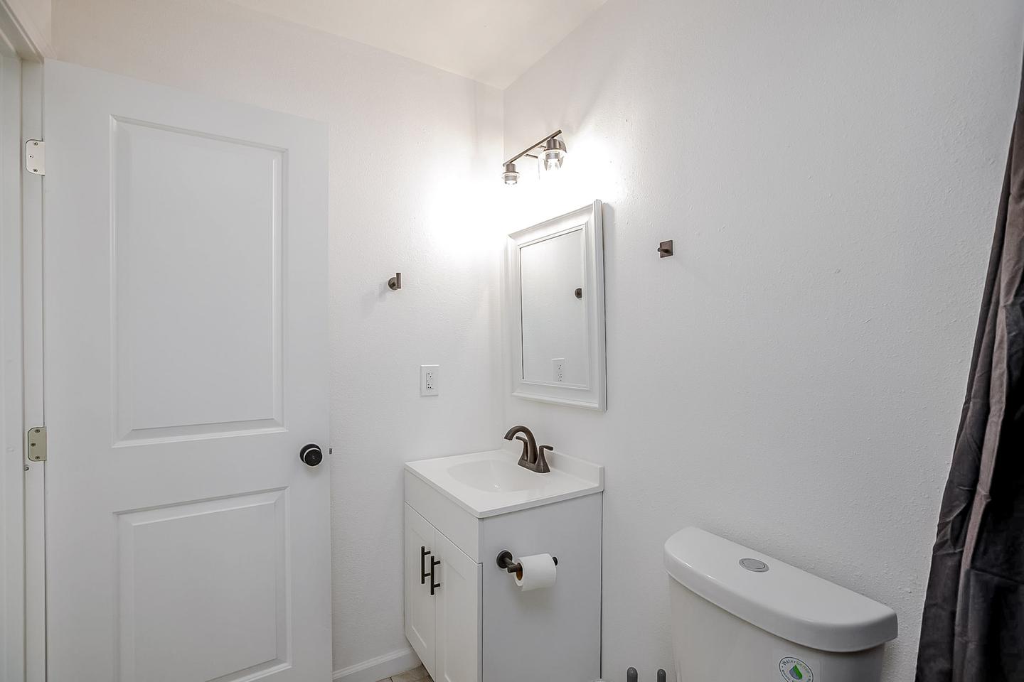 Bathroom(s)