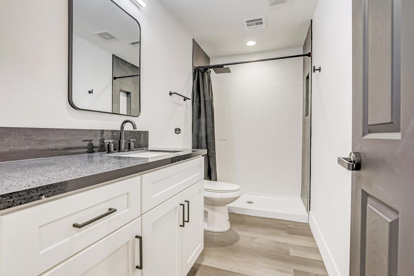 Bathroom(s)