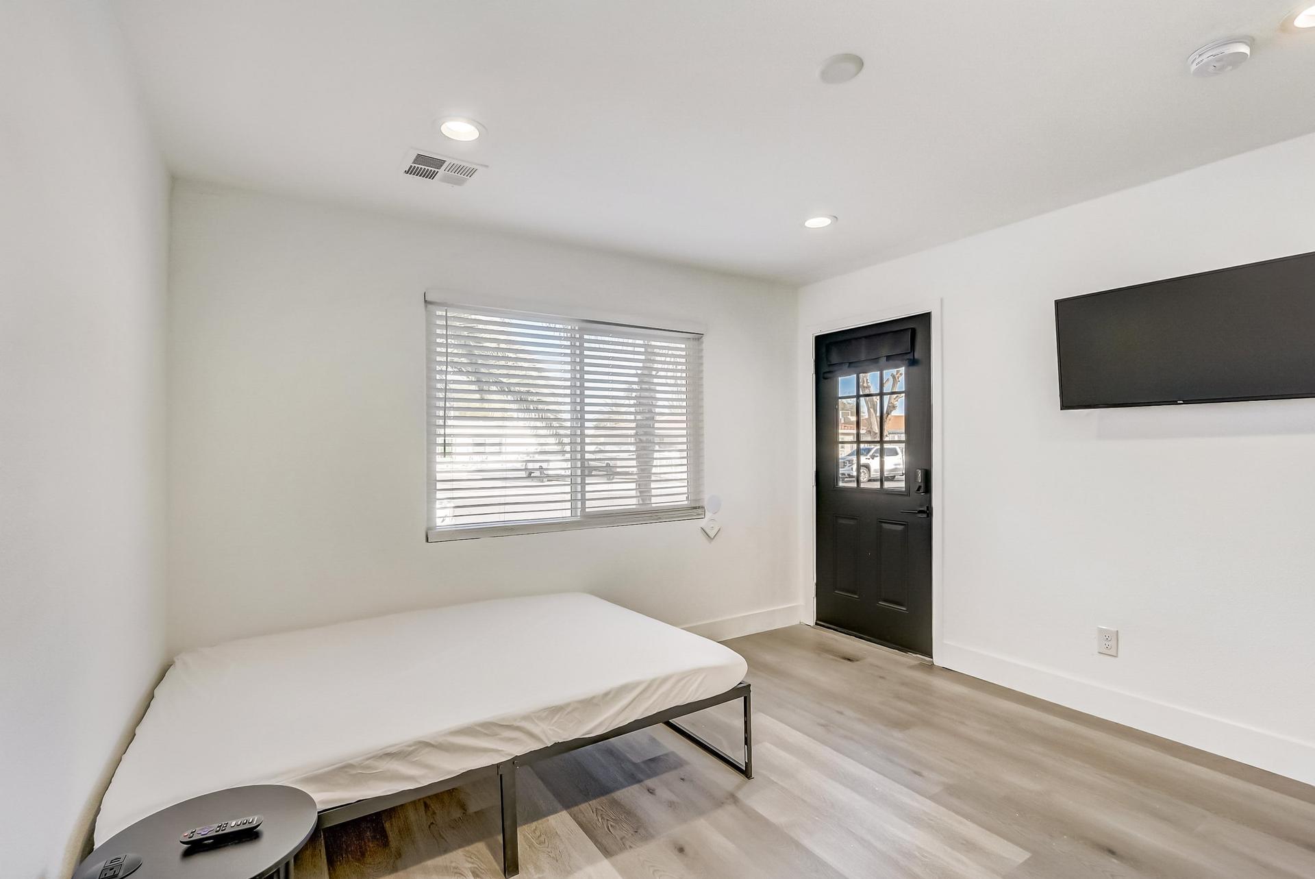 living_room, detected:window blind