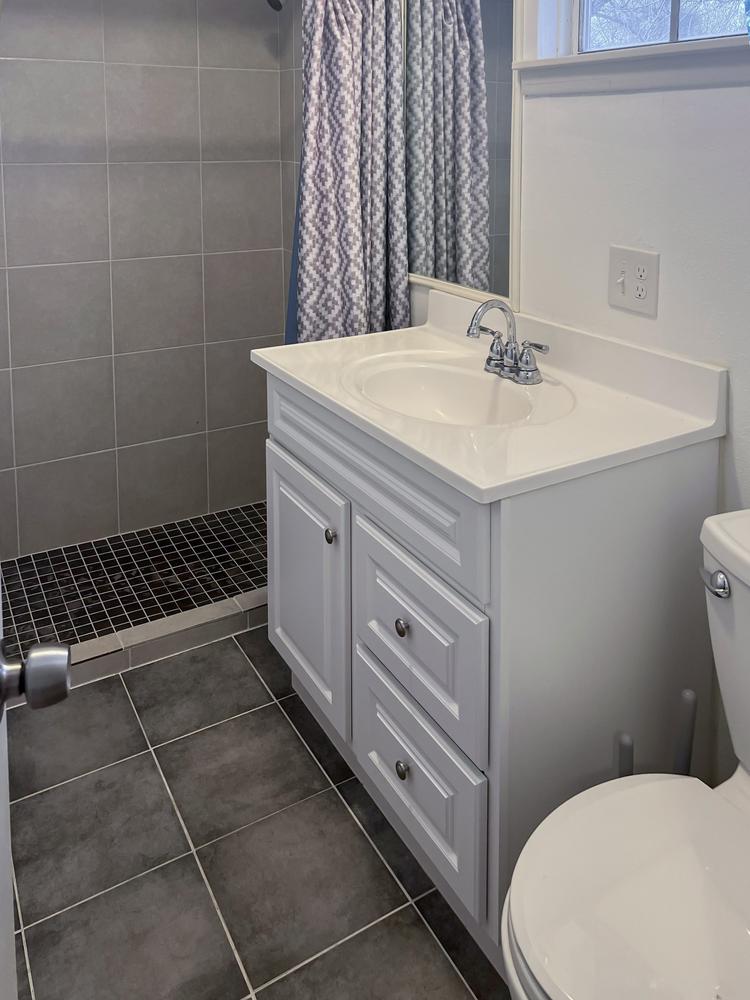 Bathroom(s)