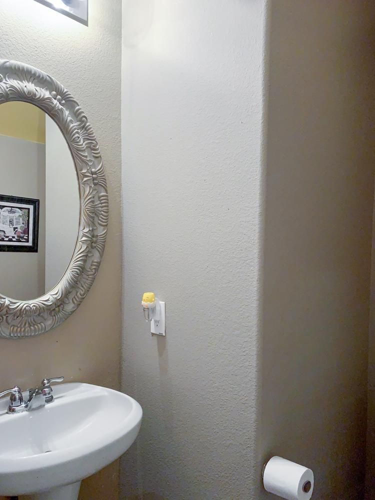 Bathroom(s)
