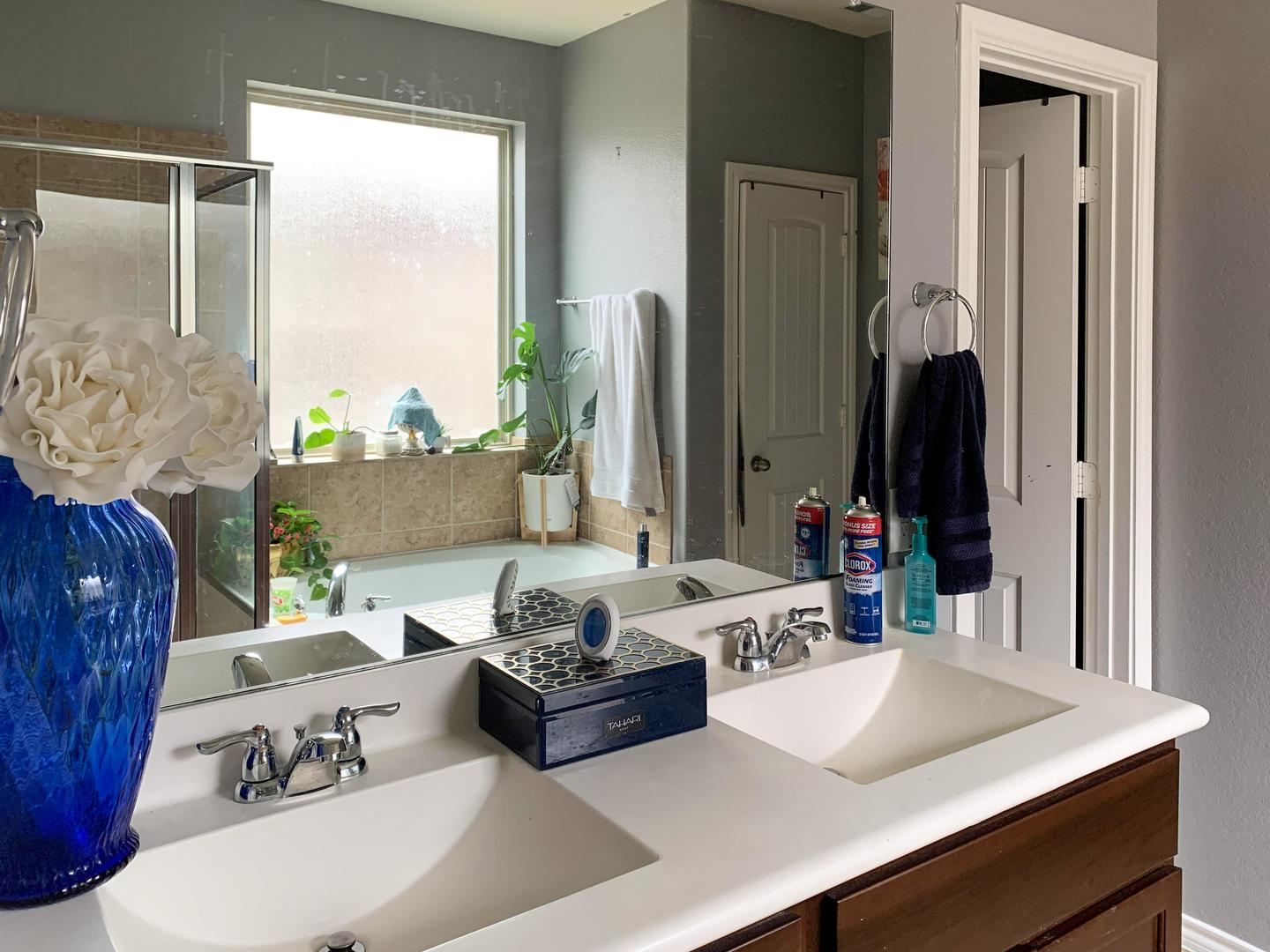 Bathroom(s)