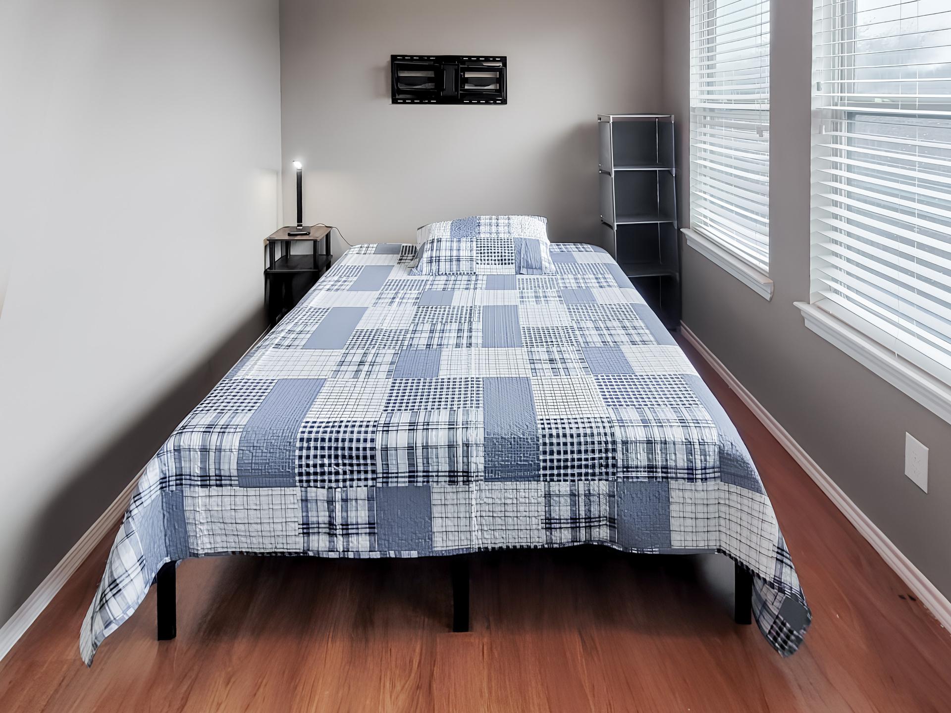 bedroom, detected:window blind, bed