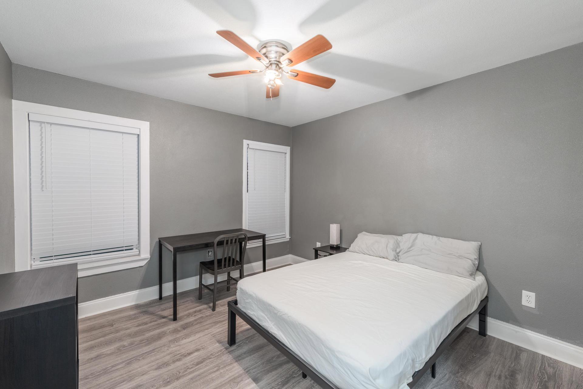 bedroom, detected:ceiling fan, bed