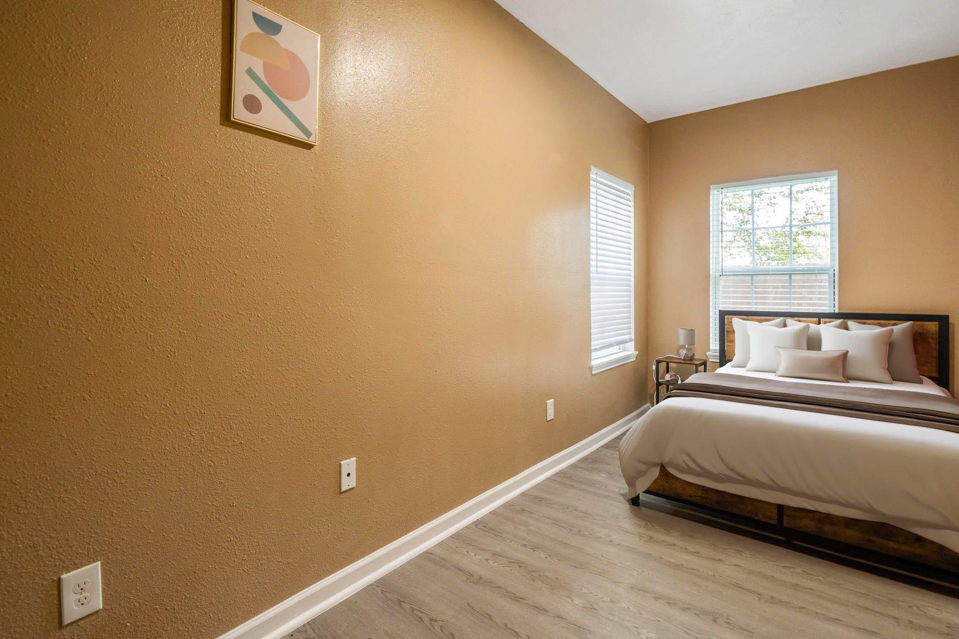 bedroom, detected:window blind, bed