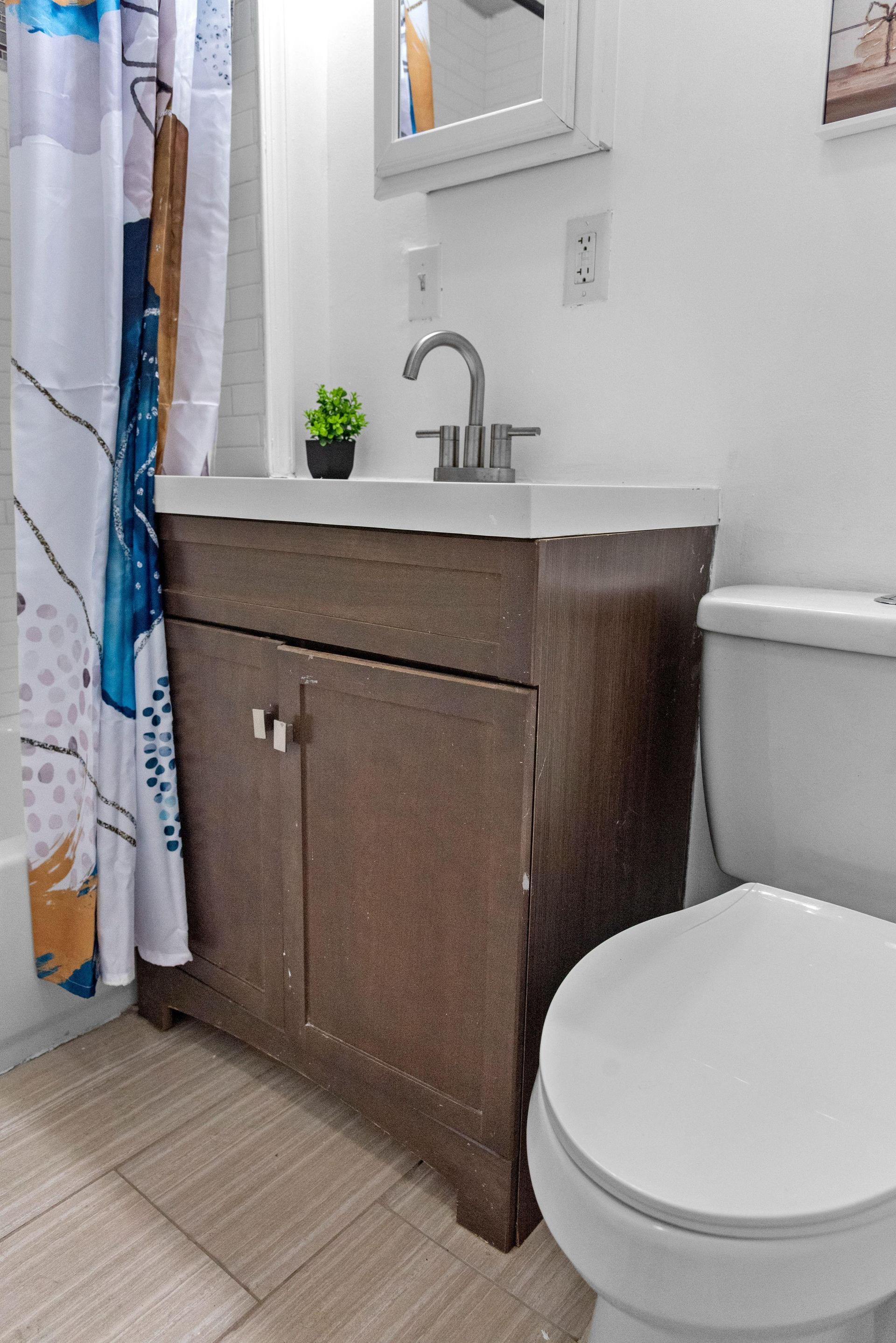 Share bathroom for room #2 & #3 only.